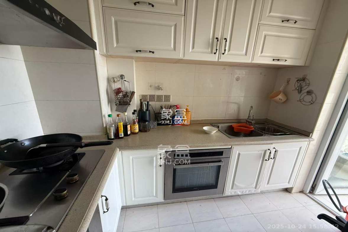 万国城(当代满庭春MOMA)三期  3室2厅2卫    2600.0元/月 万国城(当代满庭春MOMA)三期  3室2厅2卫    2600.0元/月室内图