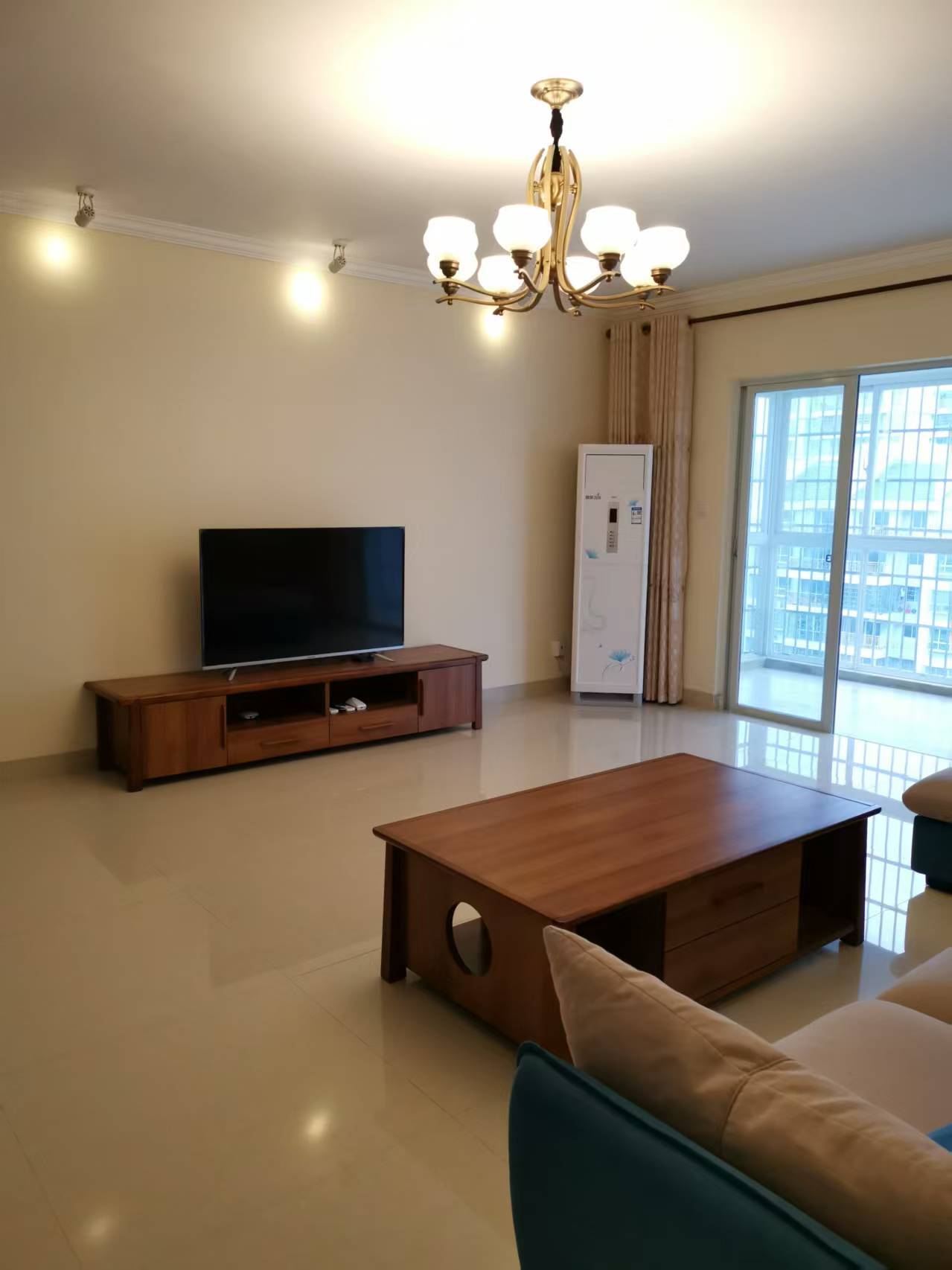 海航城  4室2厅2卫    4500.0元/月室内图1