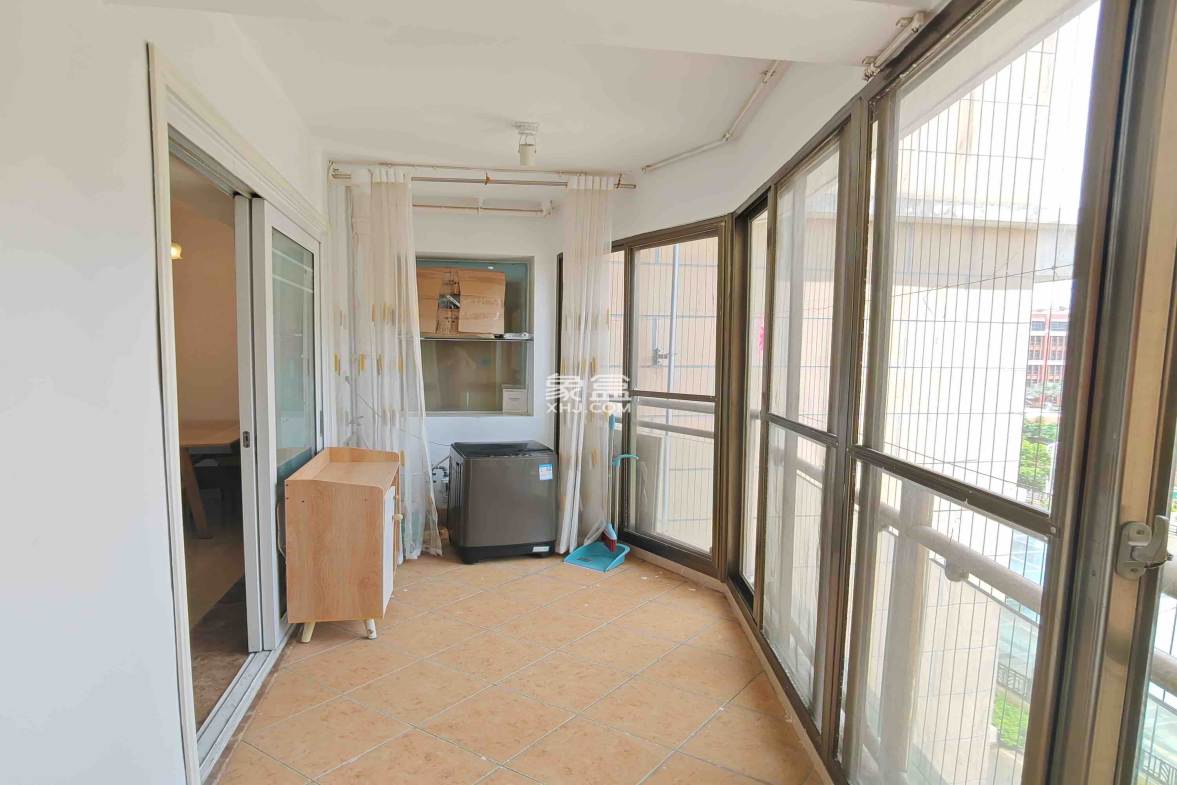 国兴城(C区)  2室2厅1卫    200.0万 国兴城(C区)  2室2厅1卫    200.0万客厅