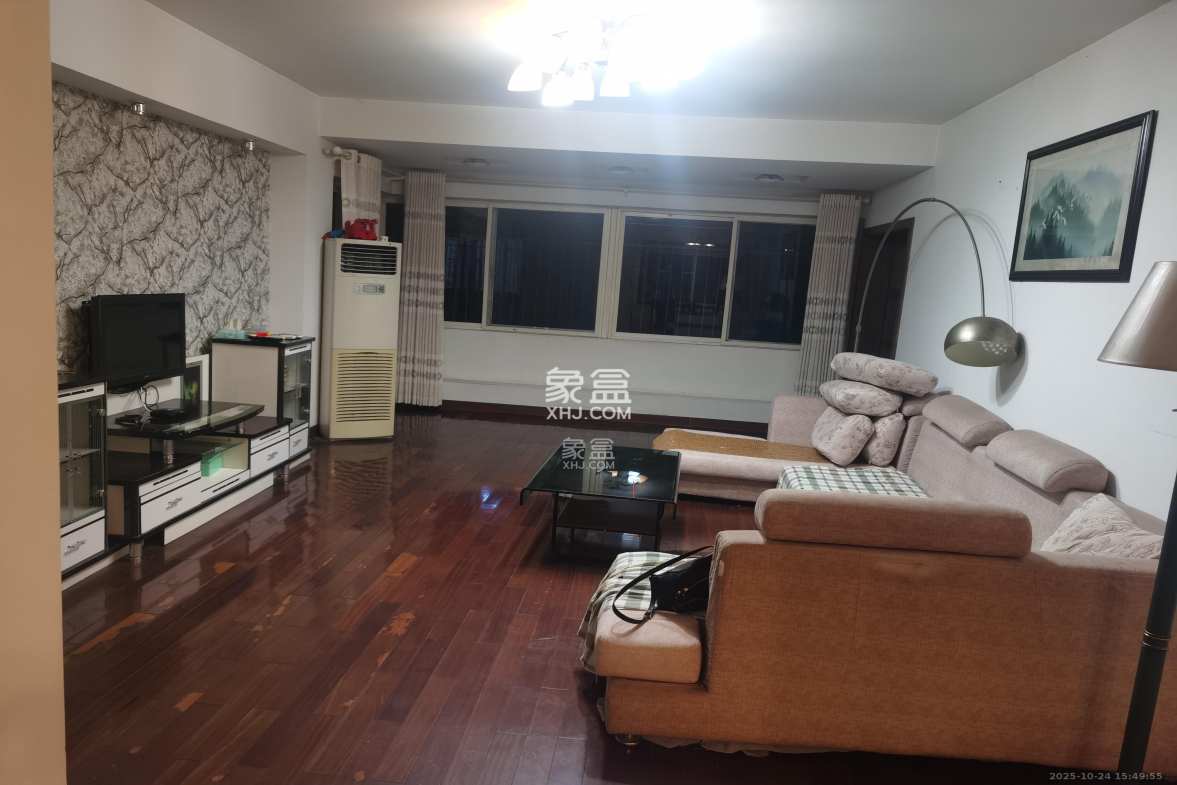 东风二村社区房 3室2厅1卫 3500.0元/月 东风二村社区房 3室2厅1卫 3500.0元/月室内图