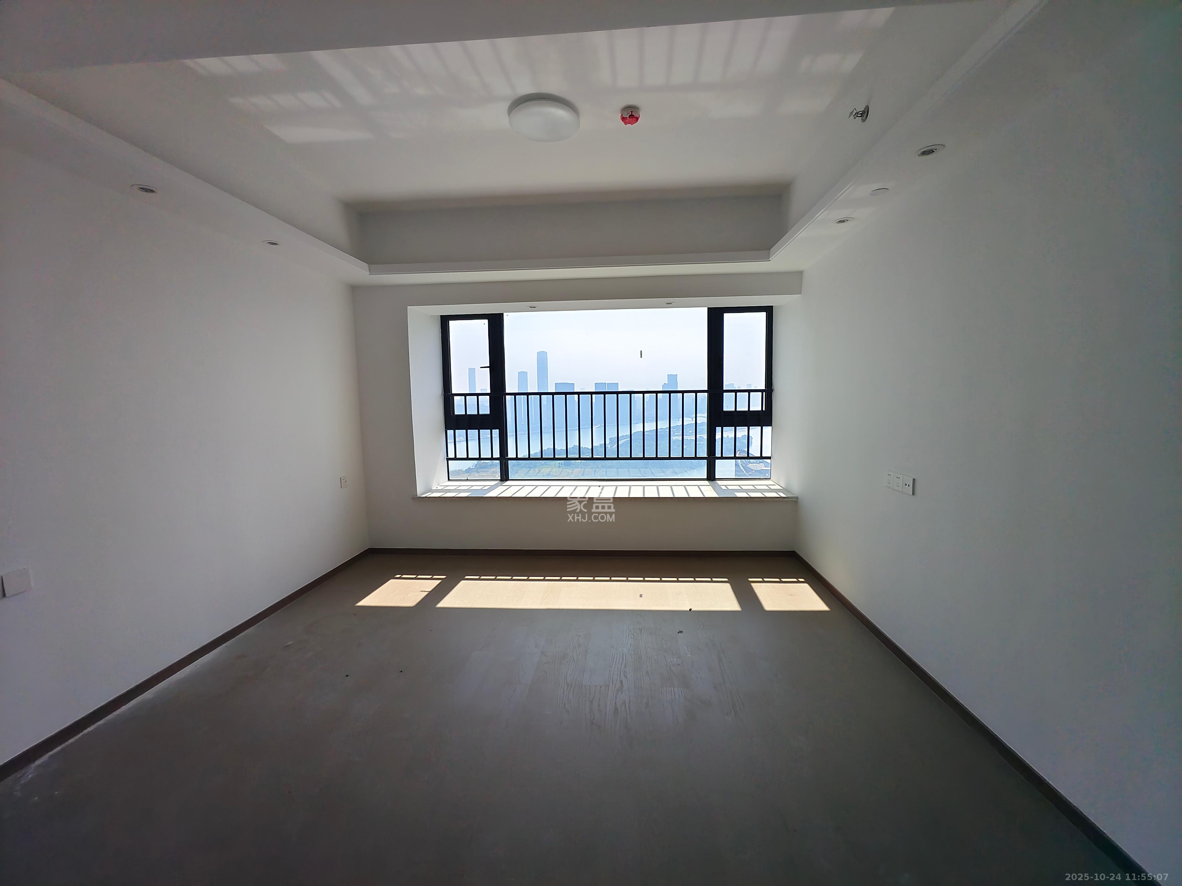 滨江府1913 4室2厅2卫 9000.0元/月 滨江府1913 4室2厅2卫 9000.0元/月室内图