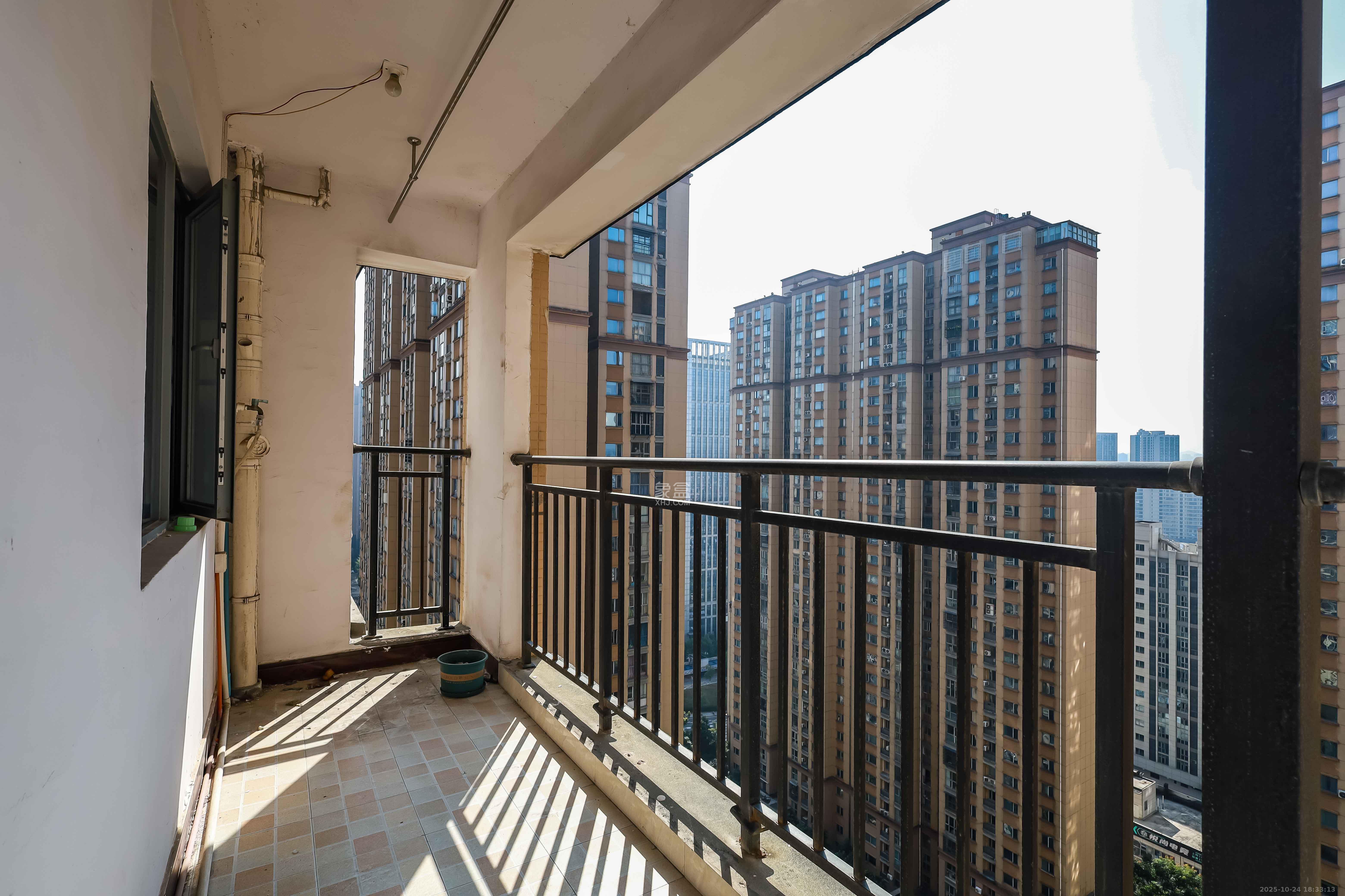 潇湘奥林匹克花园 4室2厅2卫 120.0万 潇湘奥林匹克花园 4室2厅2卫 120.0万阳台