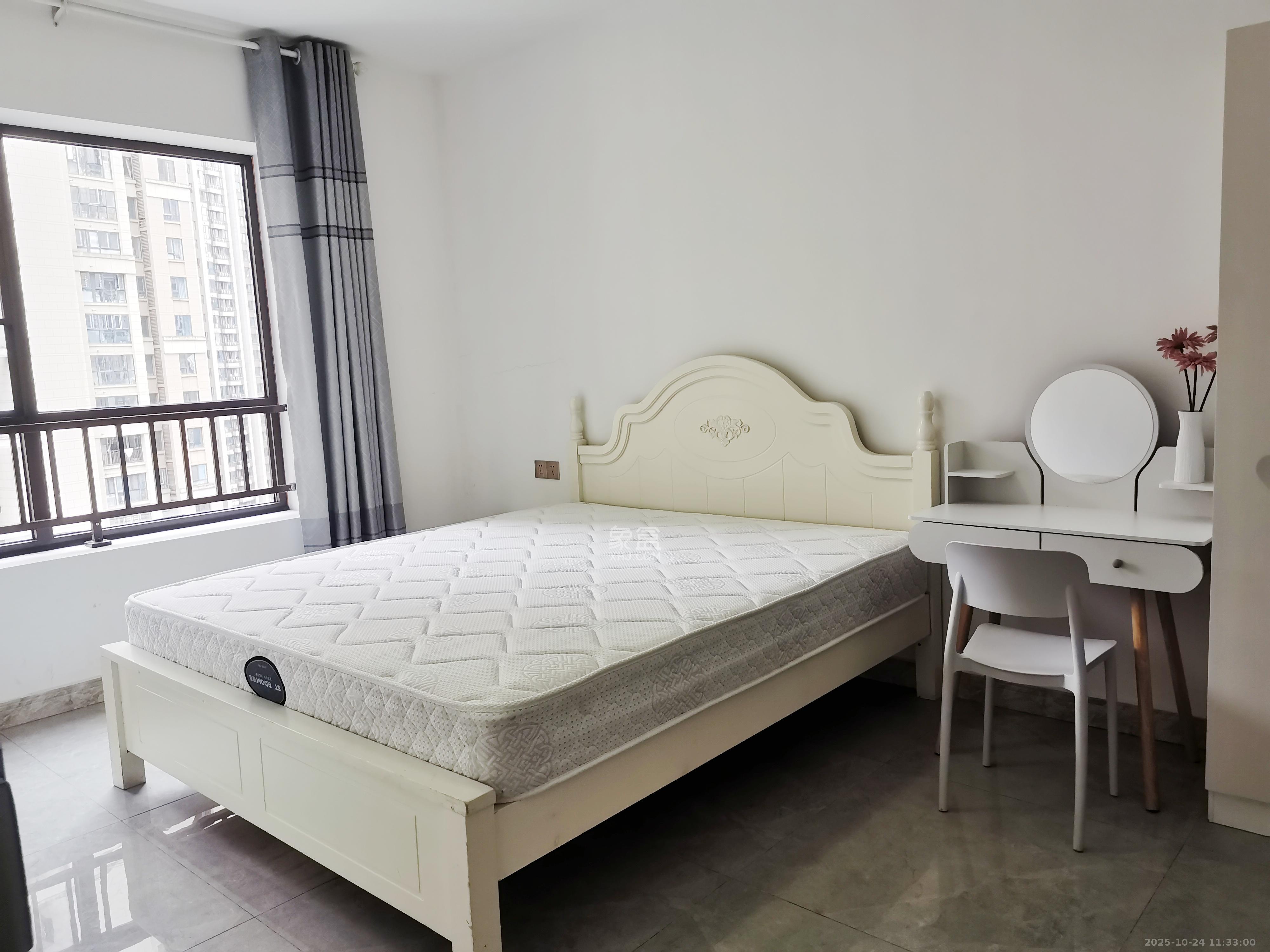 卓越浅水湾  3室2厅2卫    2700.0元/月 卓越浅水湾  3室2厅2卫    2700.0元/月室内图