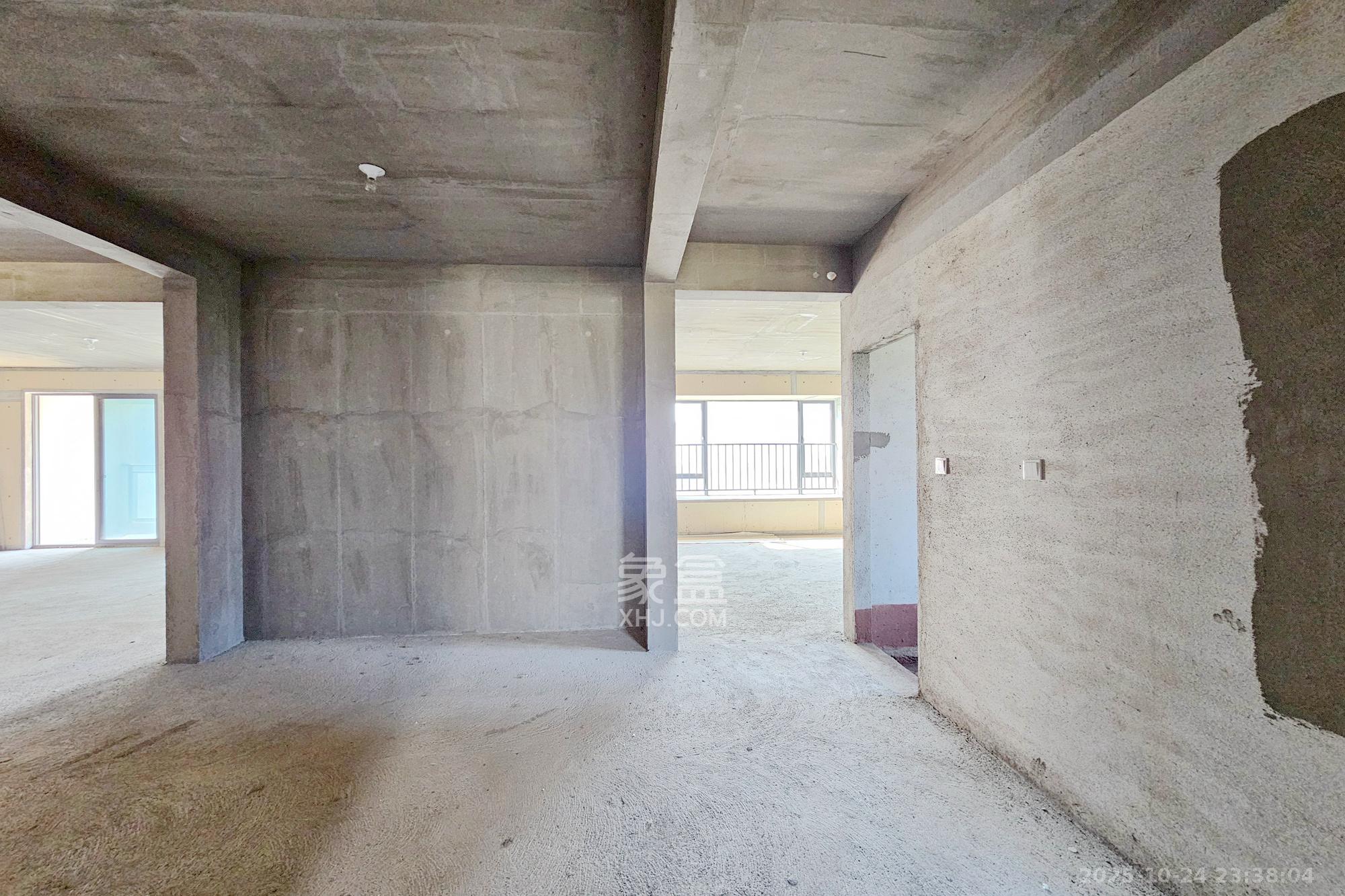 长房东旭国际  4室2厅3卫    300.0万 长房东旭国际  4室2厅3卫    300.0万其他