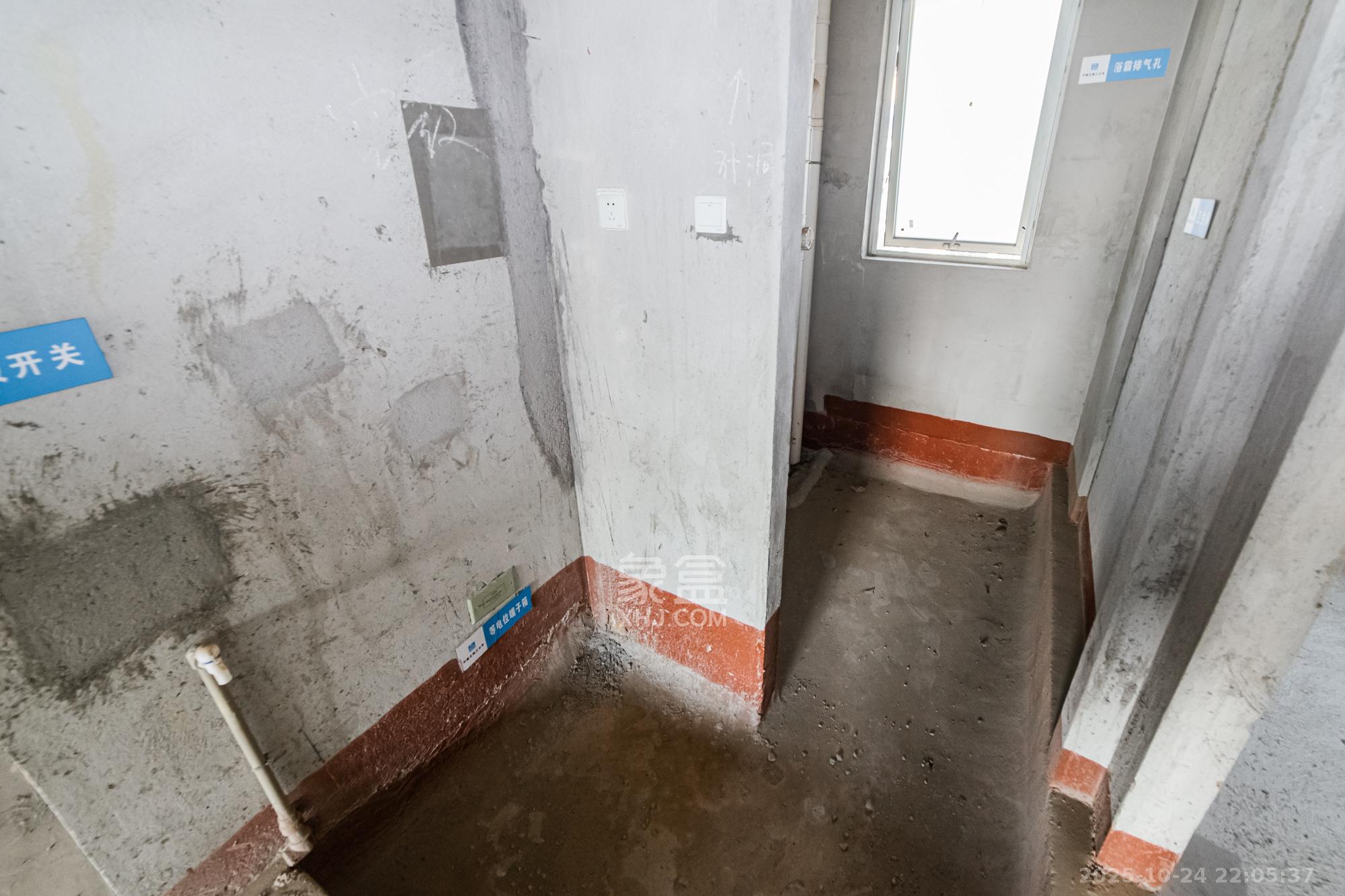 北辰三角洲E7区  3室2厅2卫    158.0万卫生间