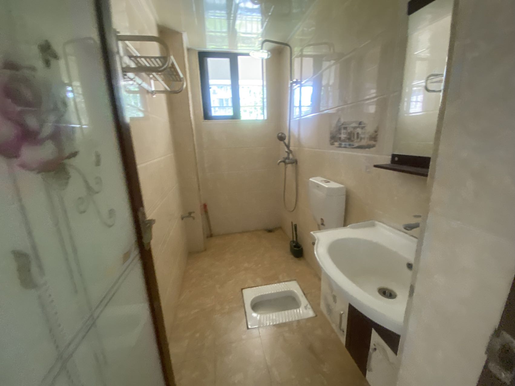 美苑小区  3室2厅2卫    3200.0元/月 美苑小区  3室2厅2卫    3200.0元/月室内图