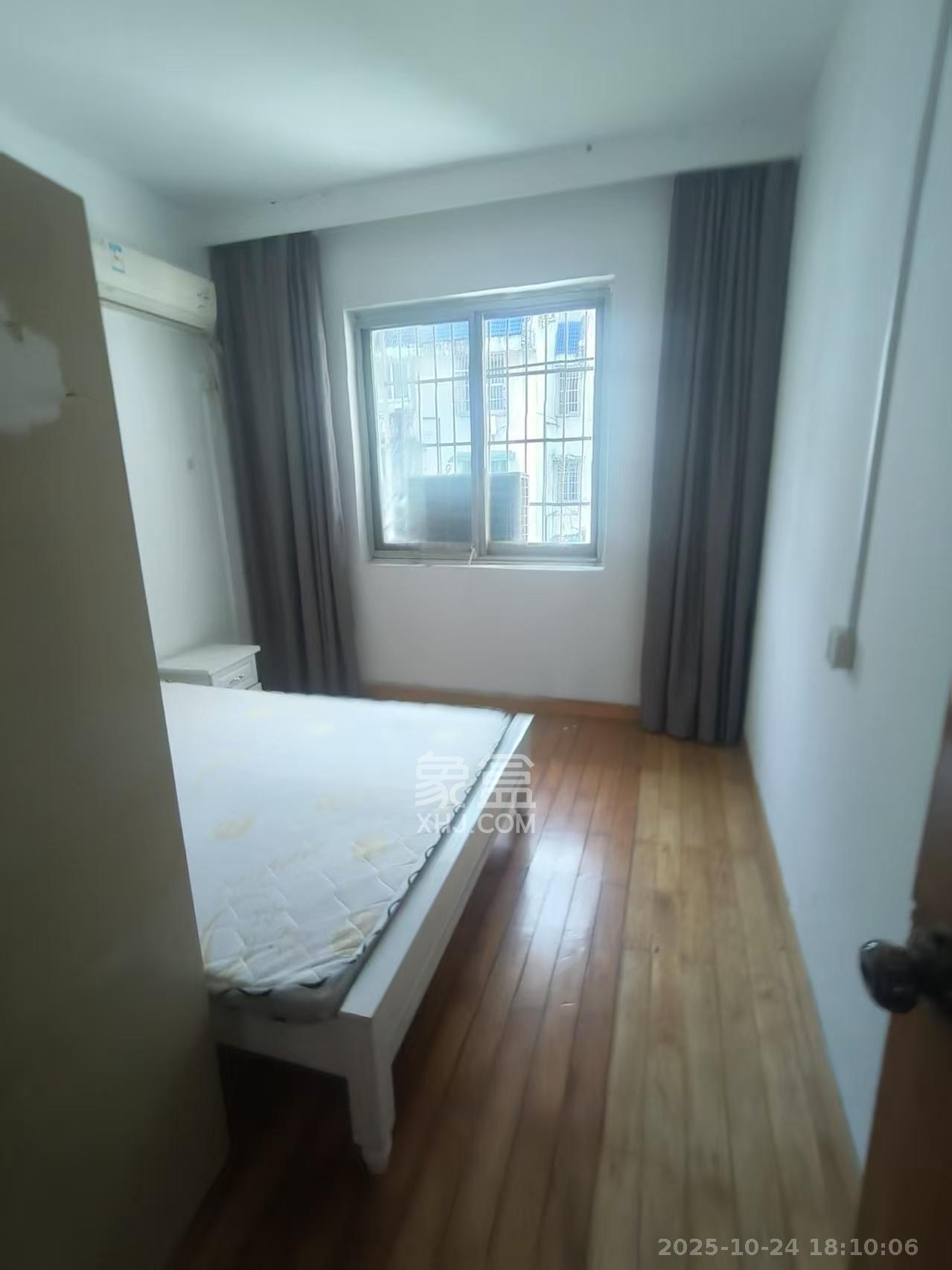 市建委宿舍  4室2厅1卫    2300.0元/月 市建委宿舍  4室2厅1卫    2300.0元/月室内图