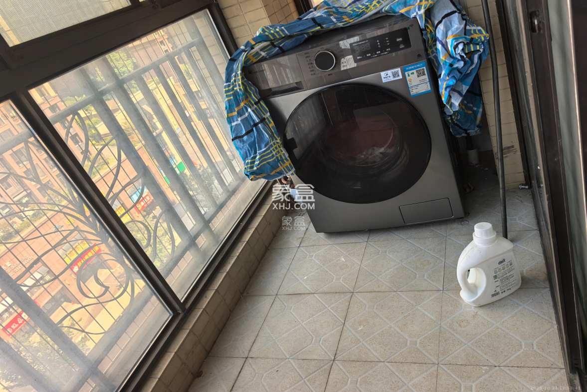 宏聚地中海  3室2厅2卫    2400.0元/月 宏聚地中海  3室2厅2卫    2400.0元/月室内图