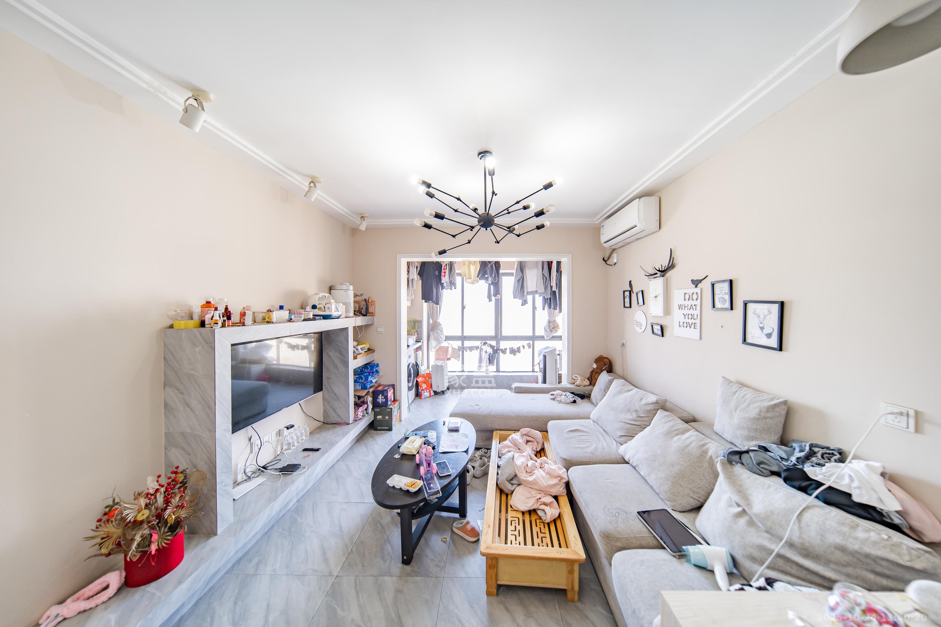 兰亭湾畔 3室2厅1卫 83.0万 兰亭湾畔 3室2厅1卫 83.0万客厅