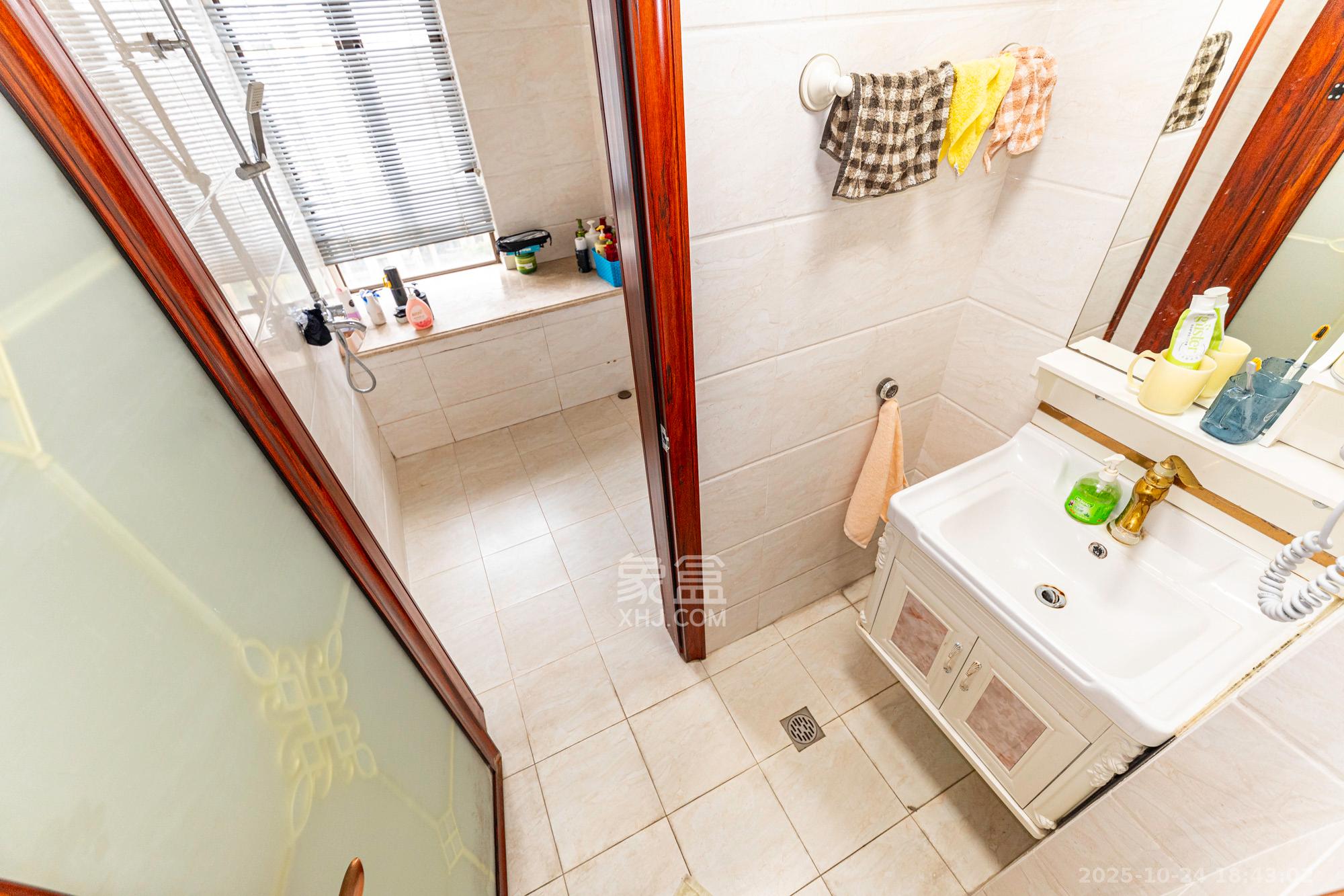 华润凤凰城三期  3室2厅1卫    105.0万 华润凤凰城三期  3室2厅1卫    105.0万卫生间