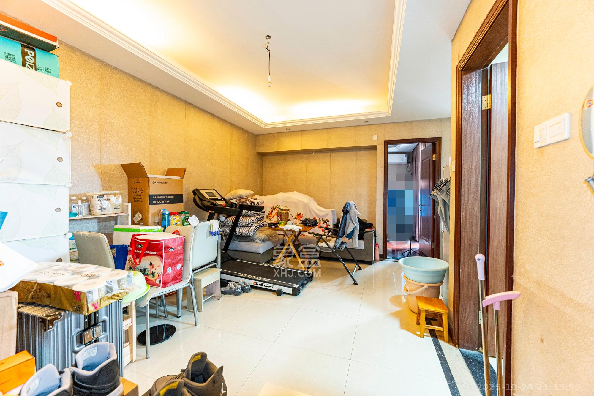 郡原居里 1室1厅1卫 29.8万 郡原居里 1室1厅1卫 29.8万客厅