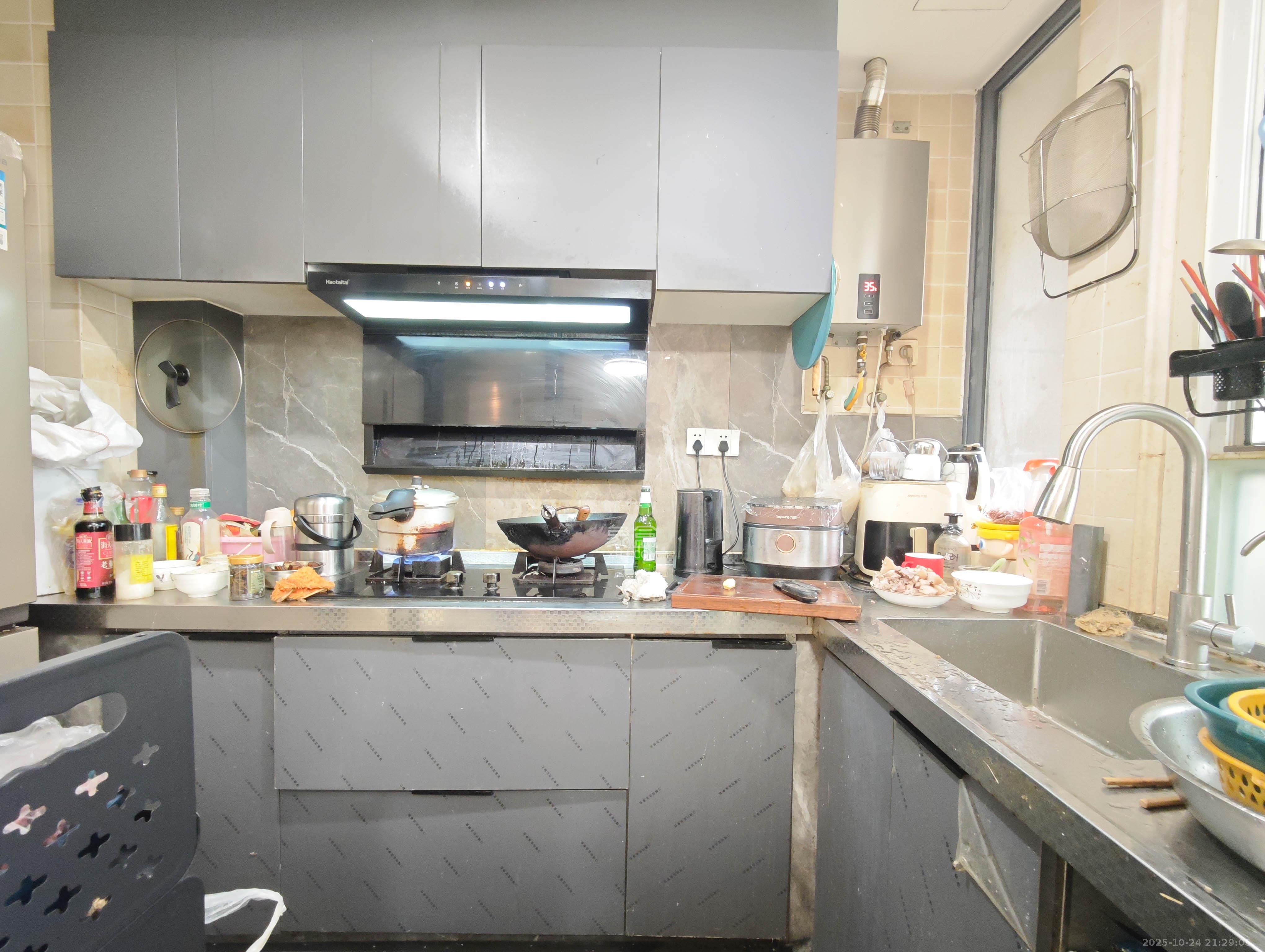 保利城(中航城国际社区、郡原美村) 1室1厅1卫 52.0万 保利城(中航城国际社区、郡原美村) 1室1厅1卫 52.0万其他