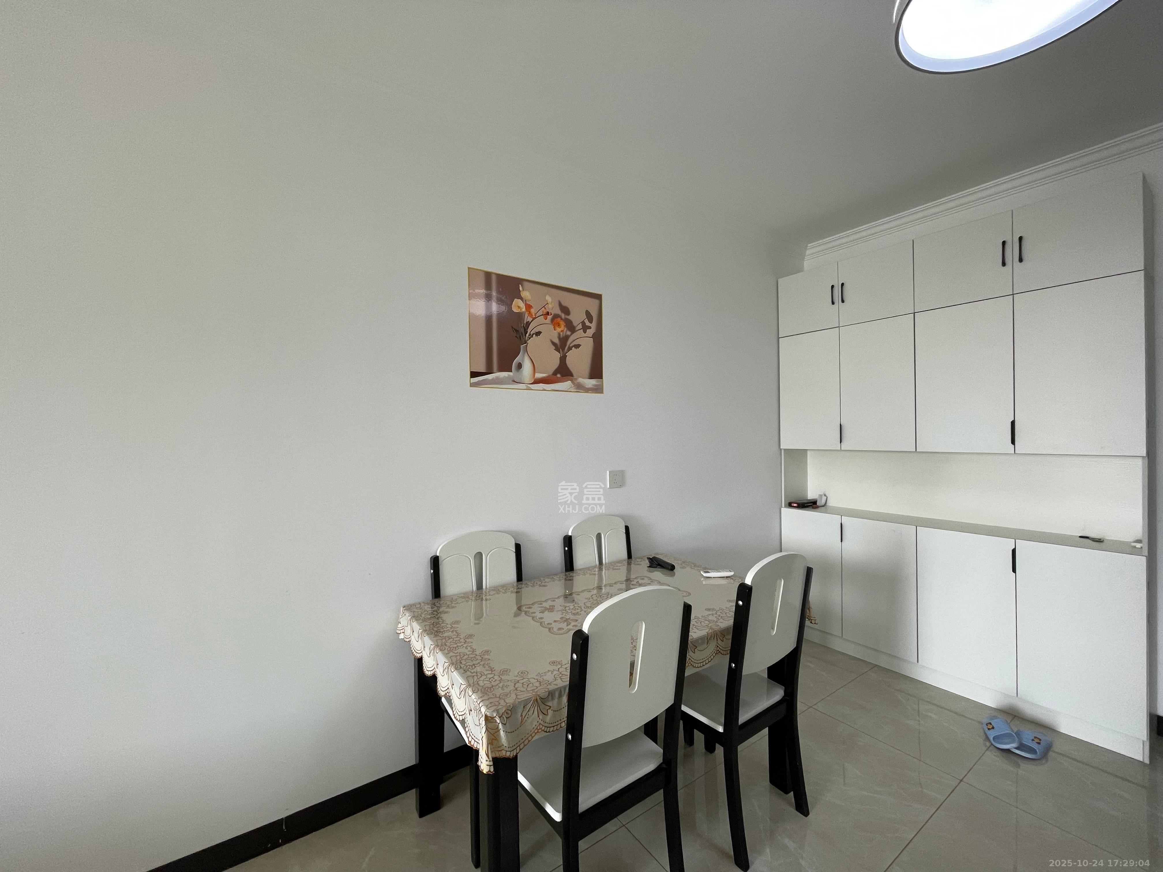 旭日嘉苑  2室2厅1卫    2600.0元/月 旭日嘉苑  2室2厅1卫    2600.0元/月室内图