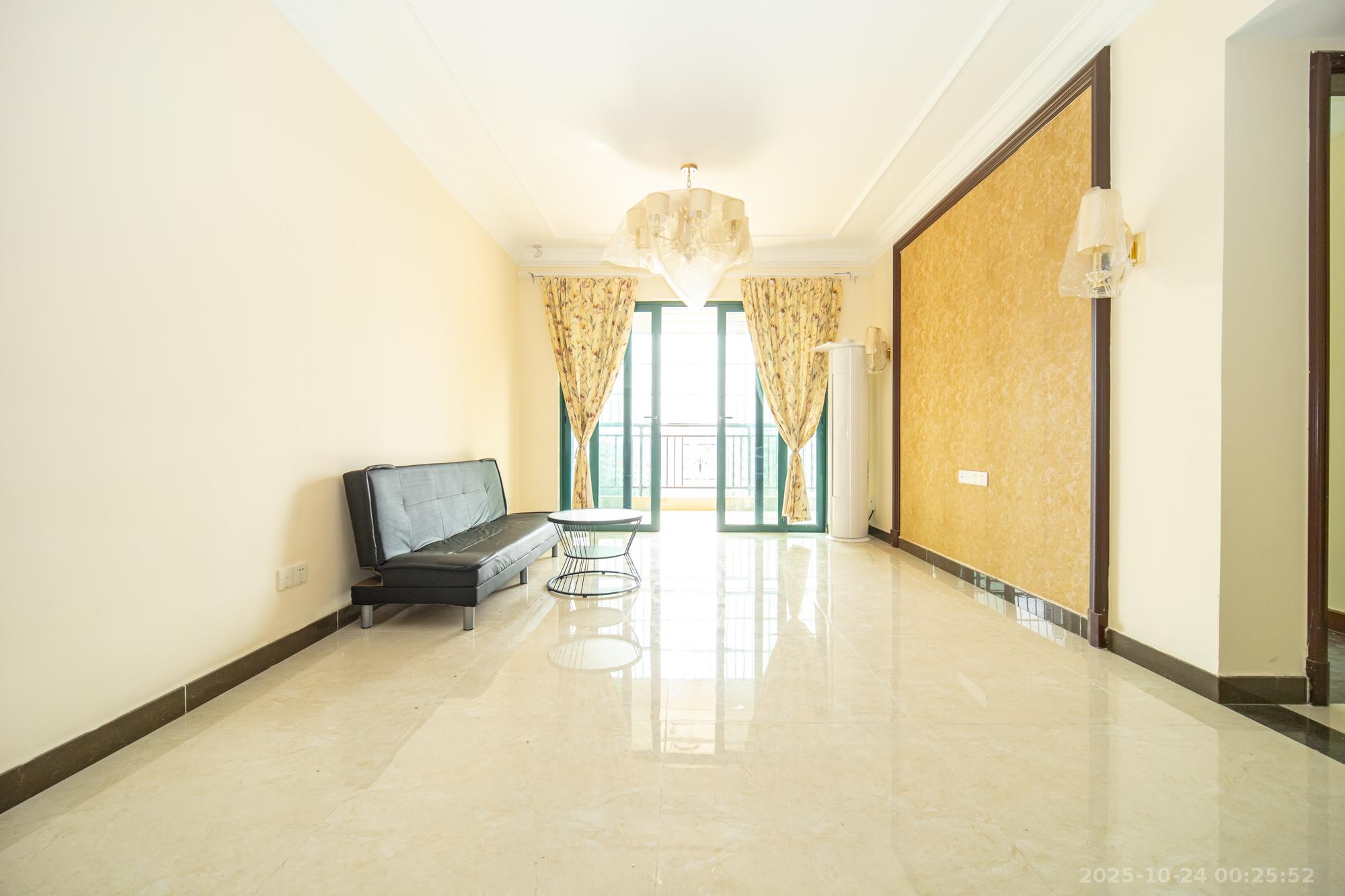 恒大雅苑 3室2厅1卫 90.0万 恒大雅苑 3室2厅1卫 90.0万客厅