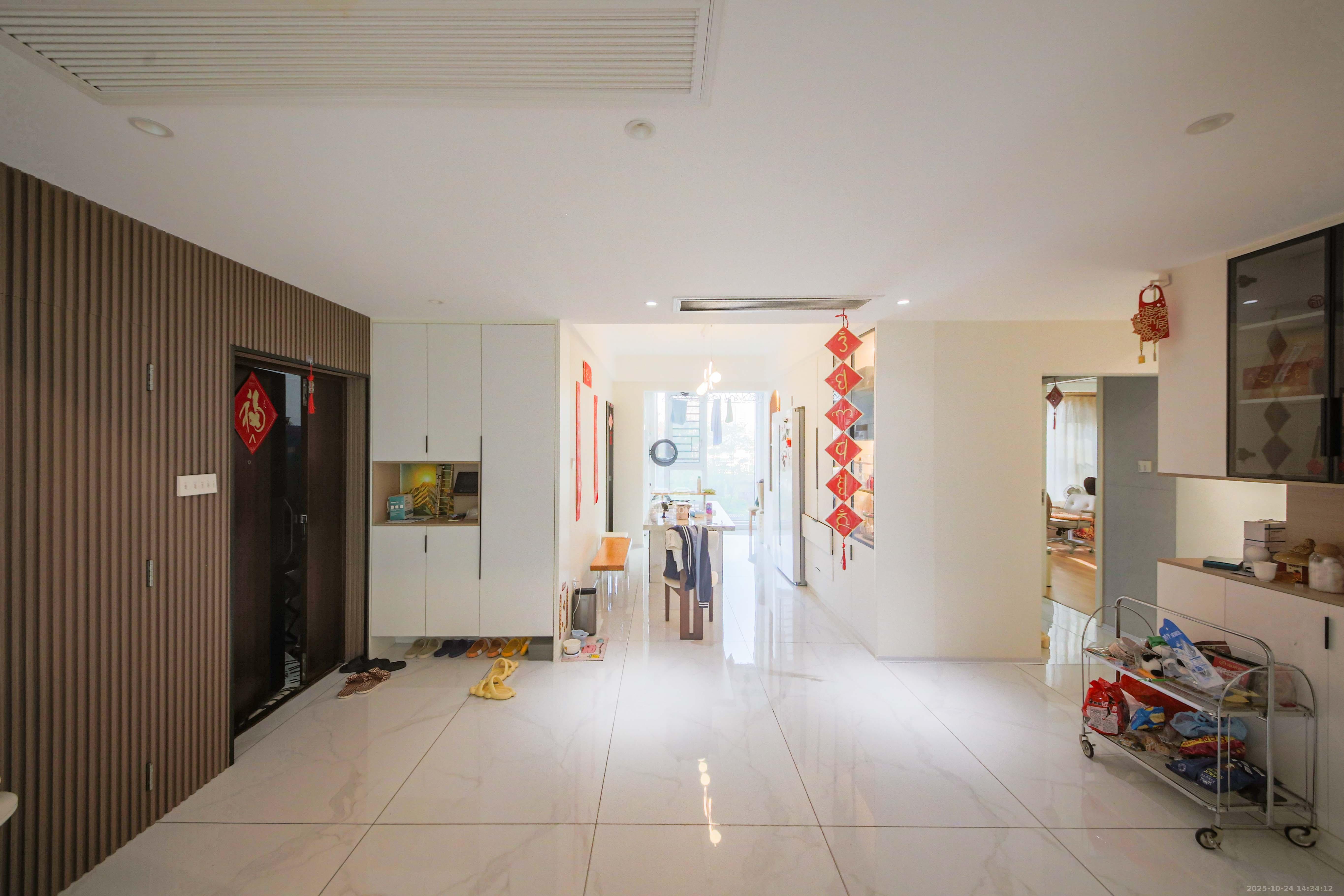 博林云栖  3室2厅2卫    170.0万 博林云栖  3室2厅2卫    170.0万客厅