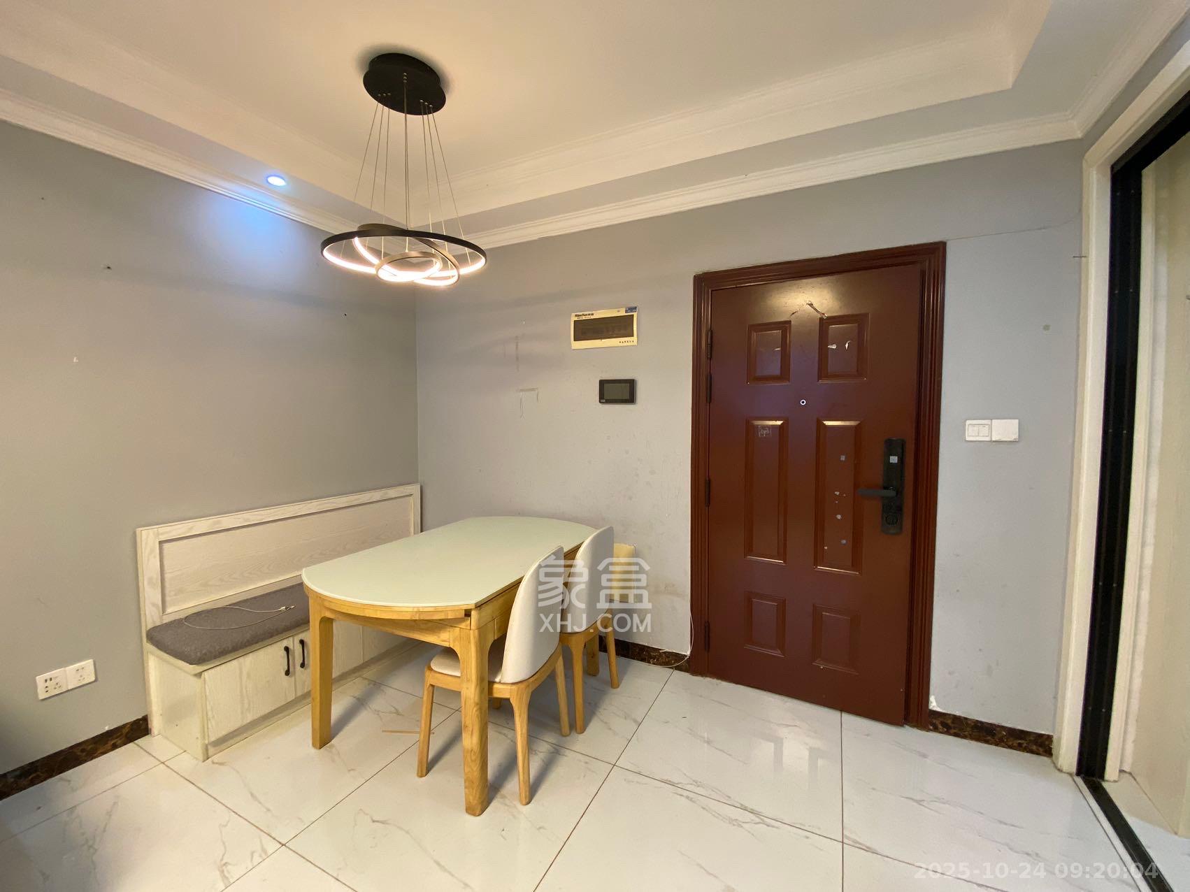 荣盛花语书苑 2室1厅1卫 2550.0元/月 荣盛花语书苑 2室1厅1卫 2550.0元/月室内图