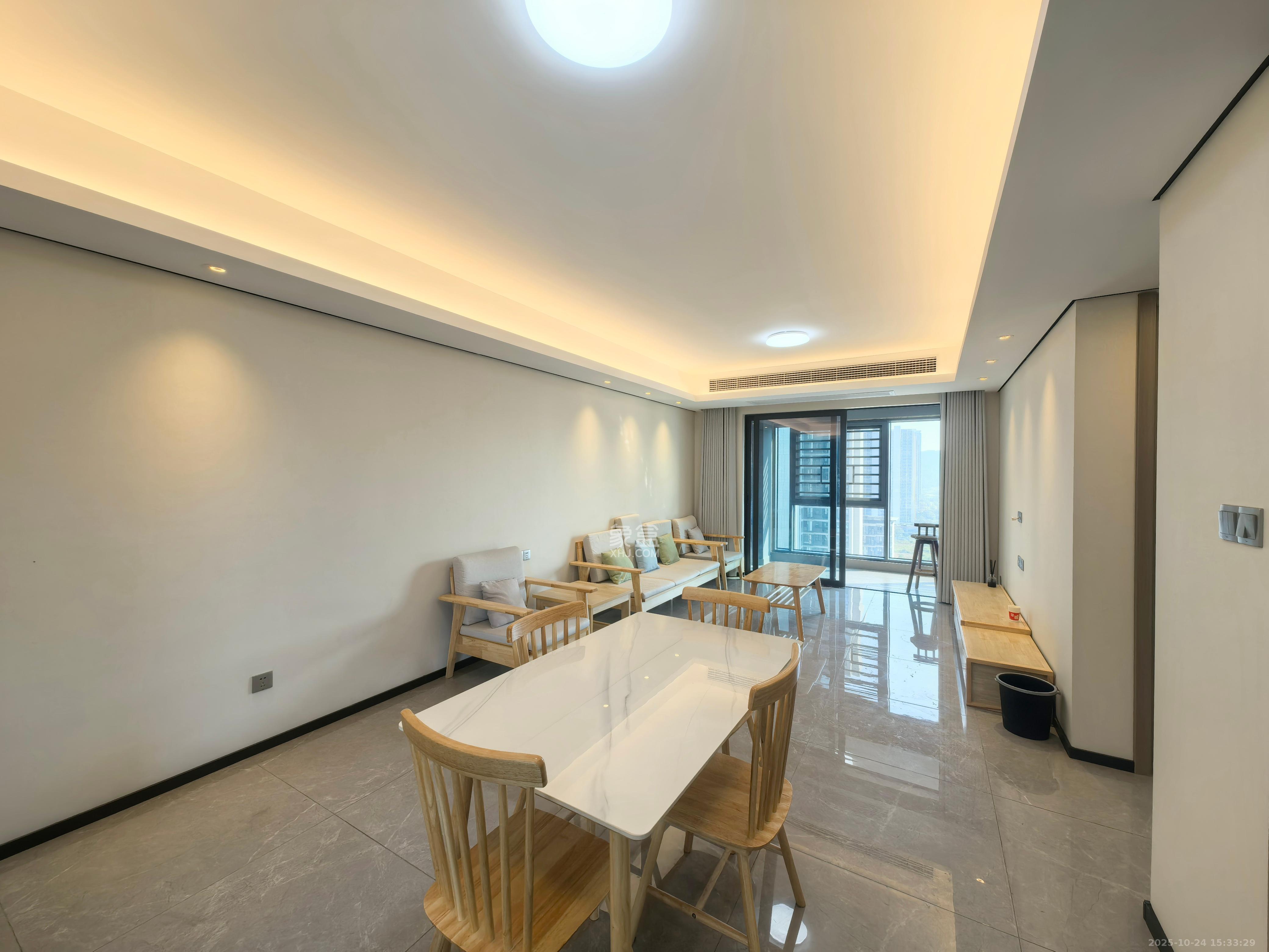 中海麓山境北区  4室2厅2卫    3000.0元/月室内图