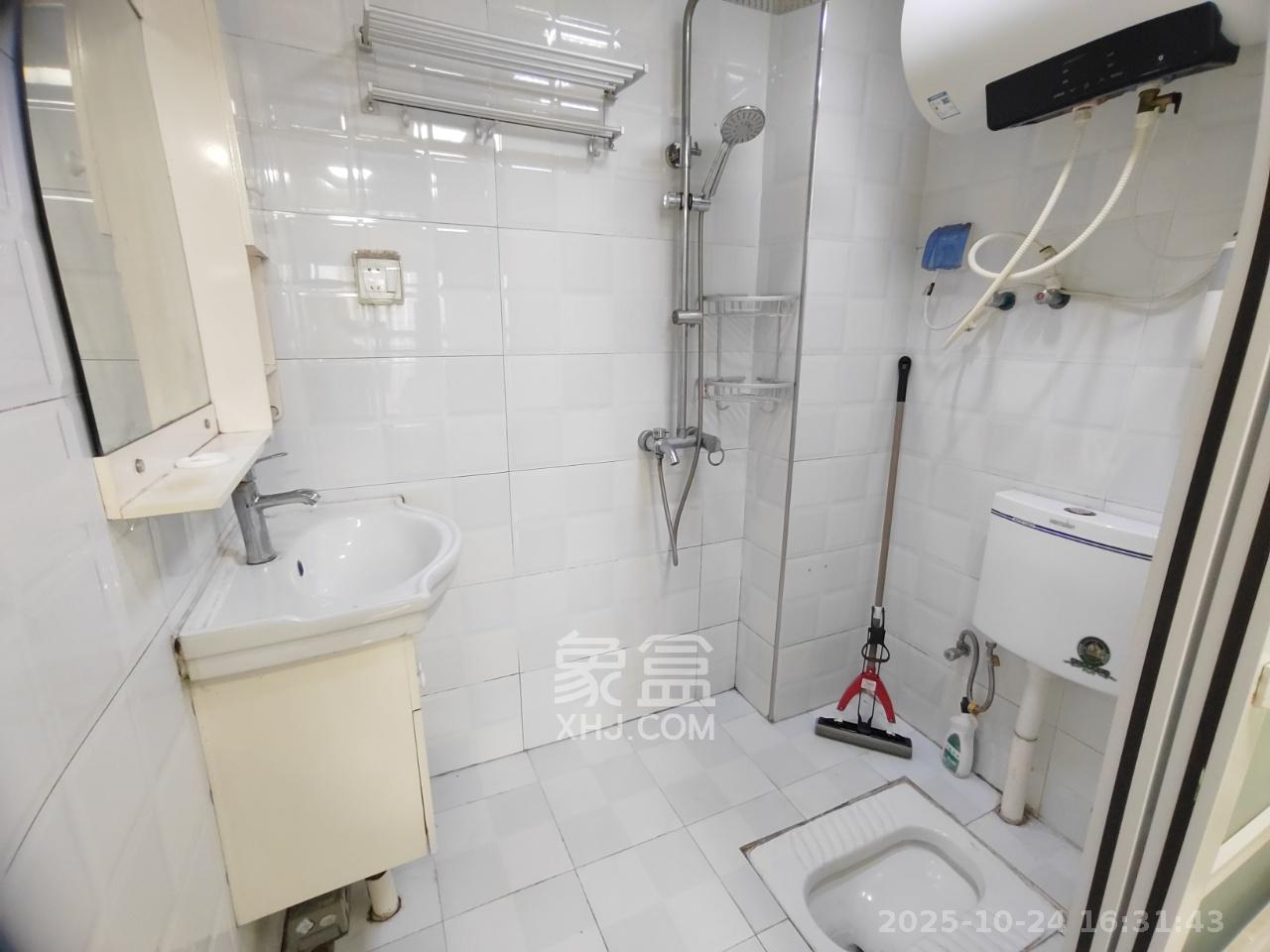 达美D6区  1室1厅1卫    1500.0元/月室内图