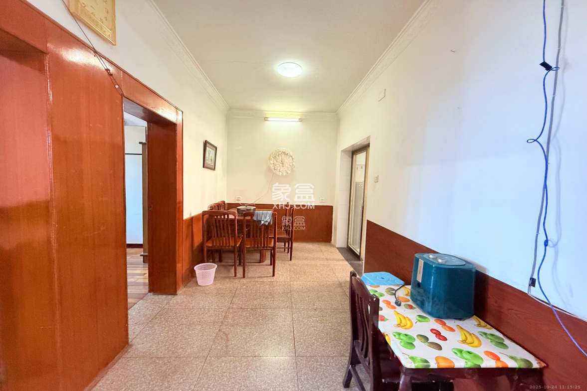 路桥宿舍 2室1厅1卫 1400.0元/月 路桥宿舍 2室1厅1卫 1400.0元/月室内图