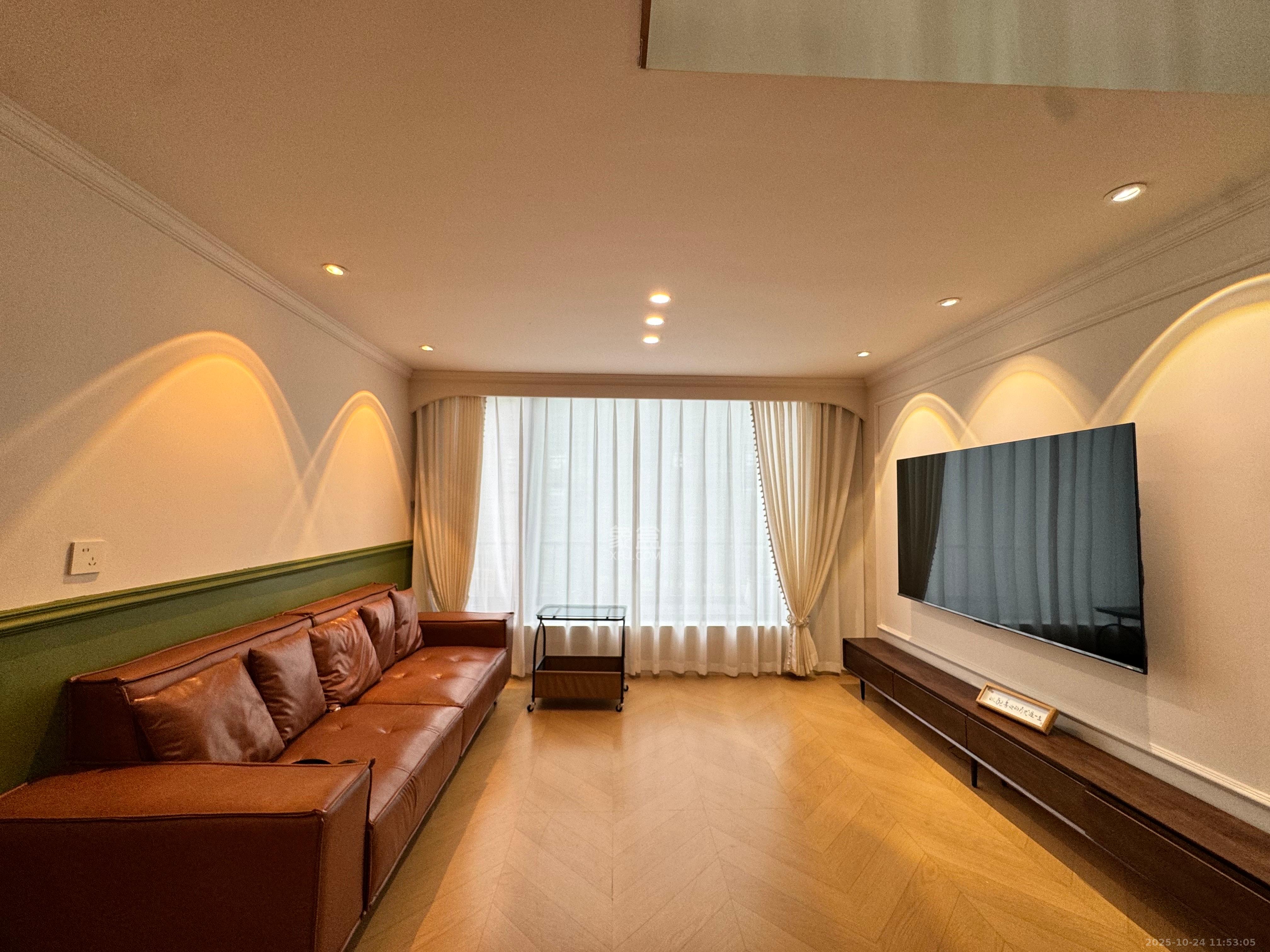 力高凤凰新天  1室0厅0卫    2700.0元/月