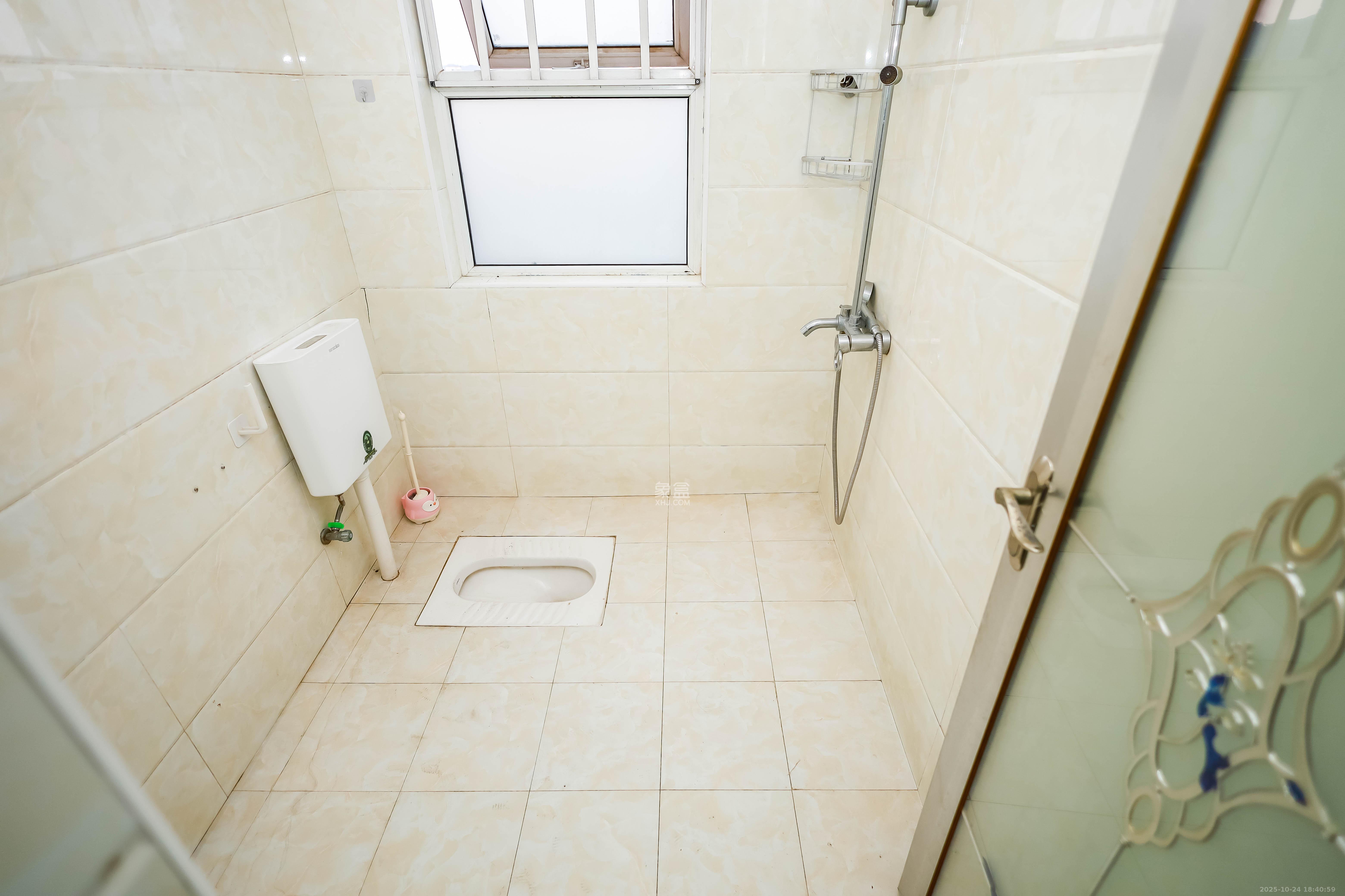 联美品格 3室2厅2卫 74.8万 联美品格 3室2厅2卫 74.8万卫生间