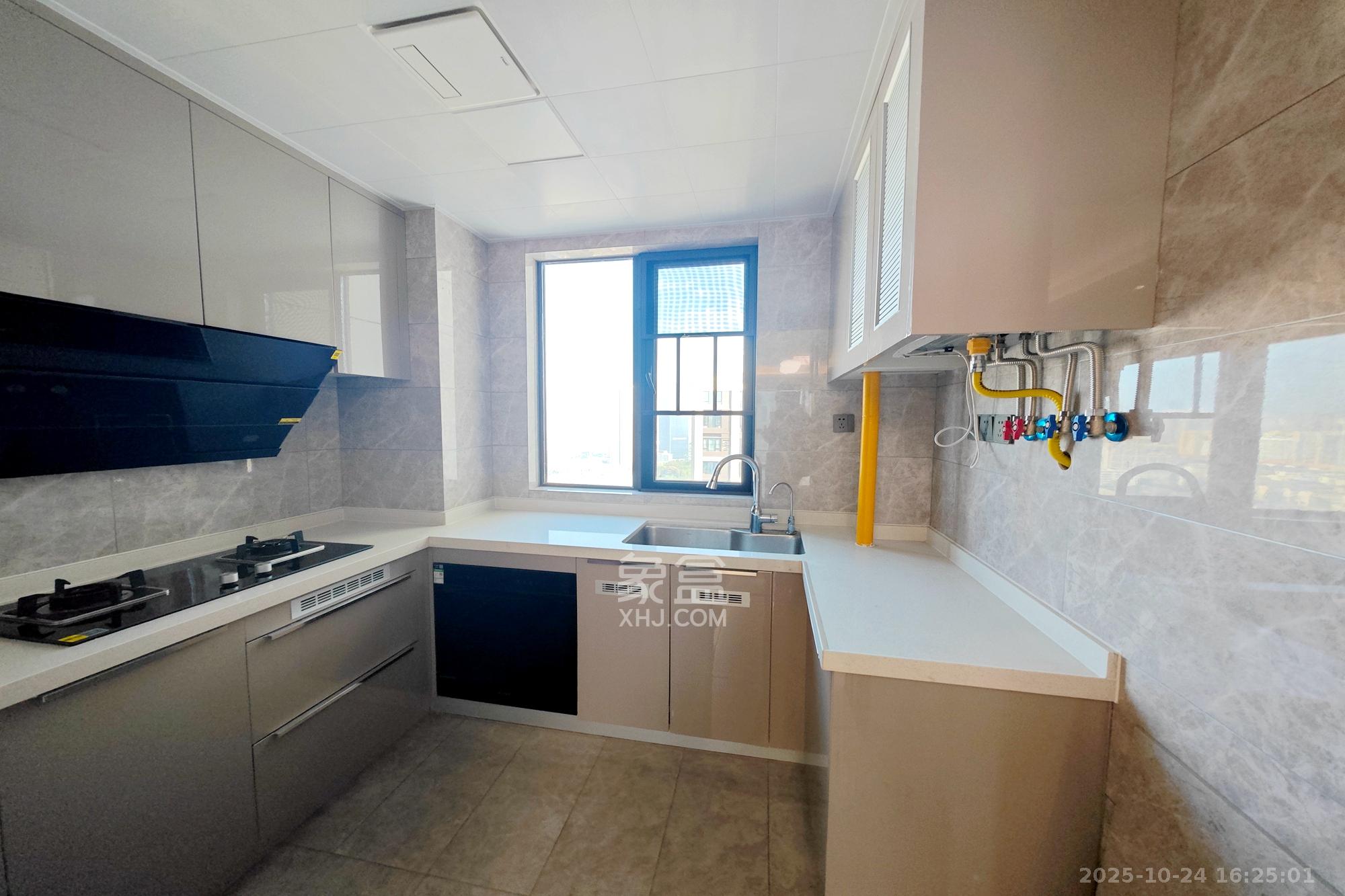 旭辉国悦府 4室2厅2卫 190.0万 旭辉国悦府 4室2厅2卫 190.0万厨房