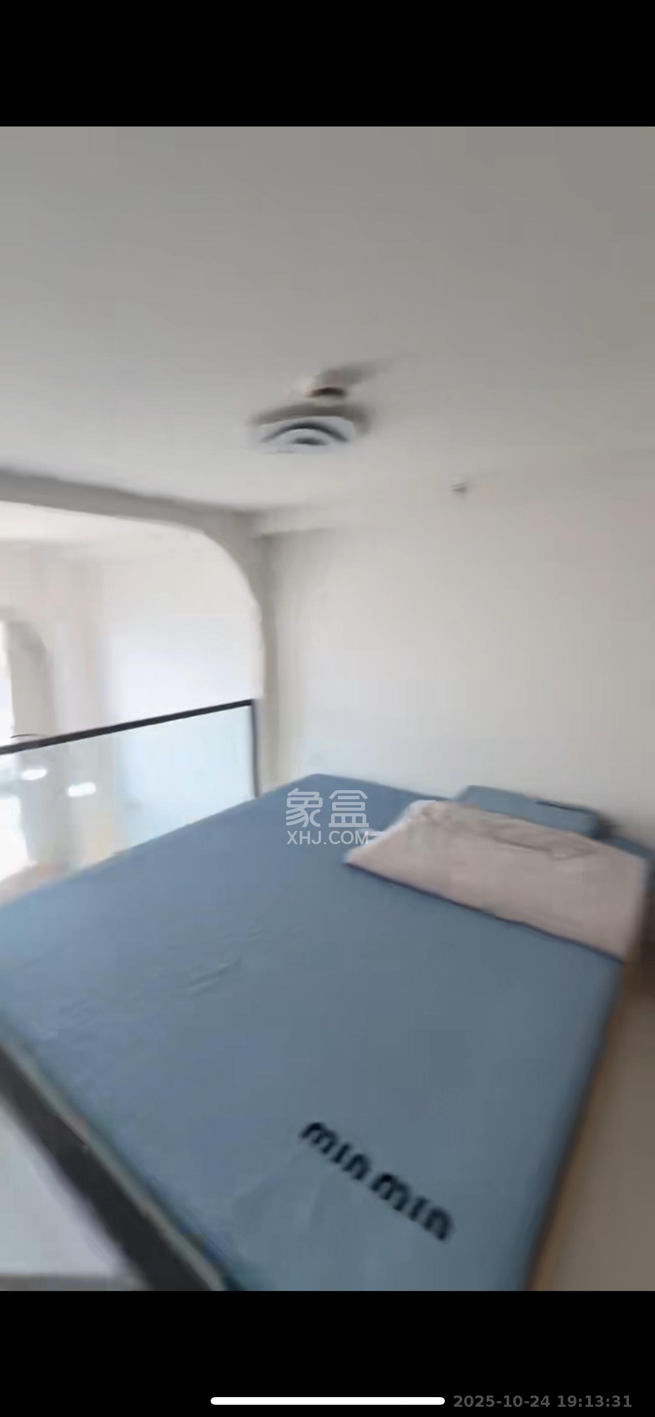 卓越江岸  1室1厅1卫    2300.0元/月室内图