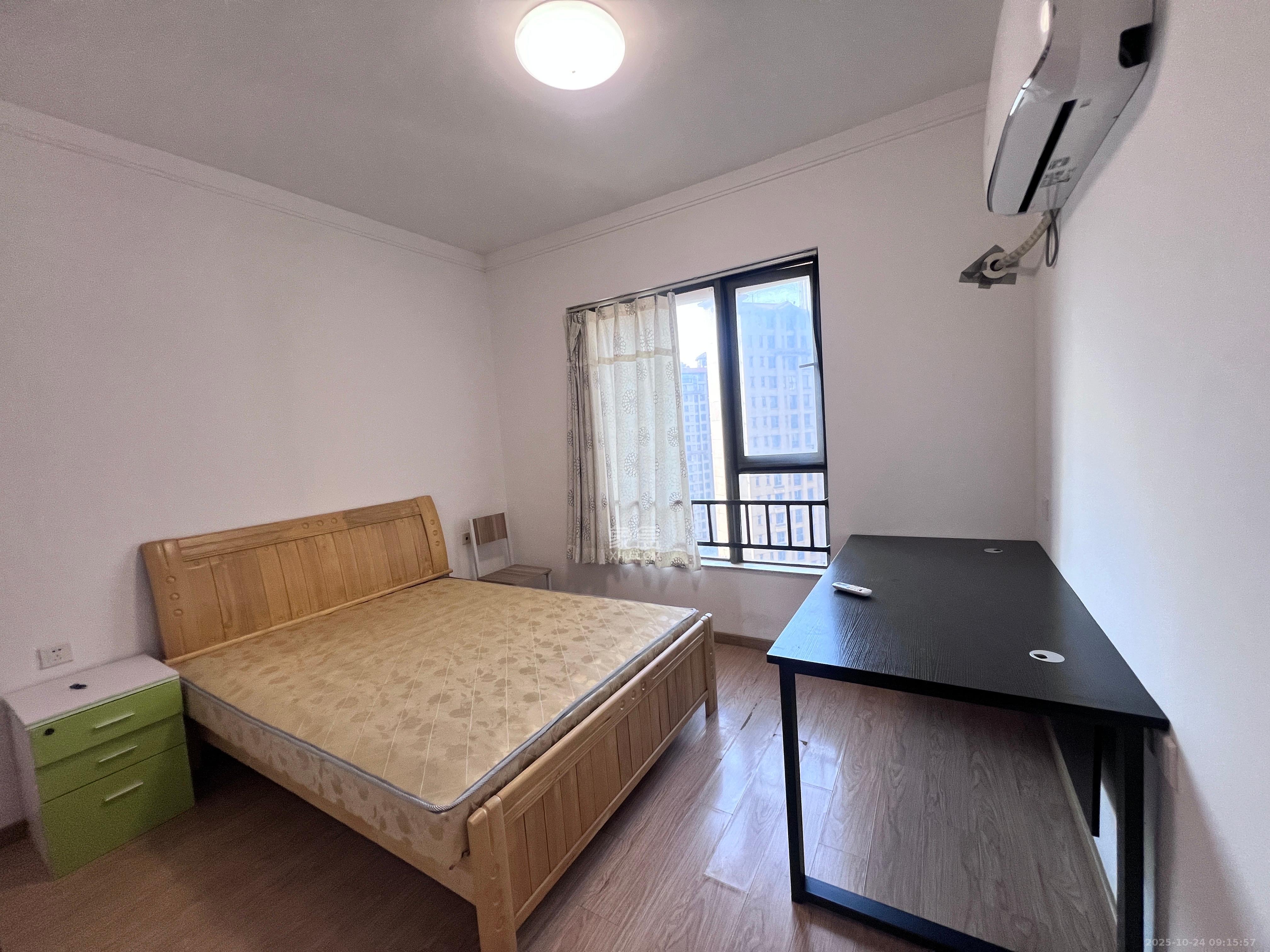 珠江郦城薰衣道  3室2厅1卫    2300.0元/月室内图