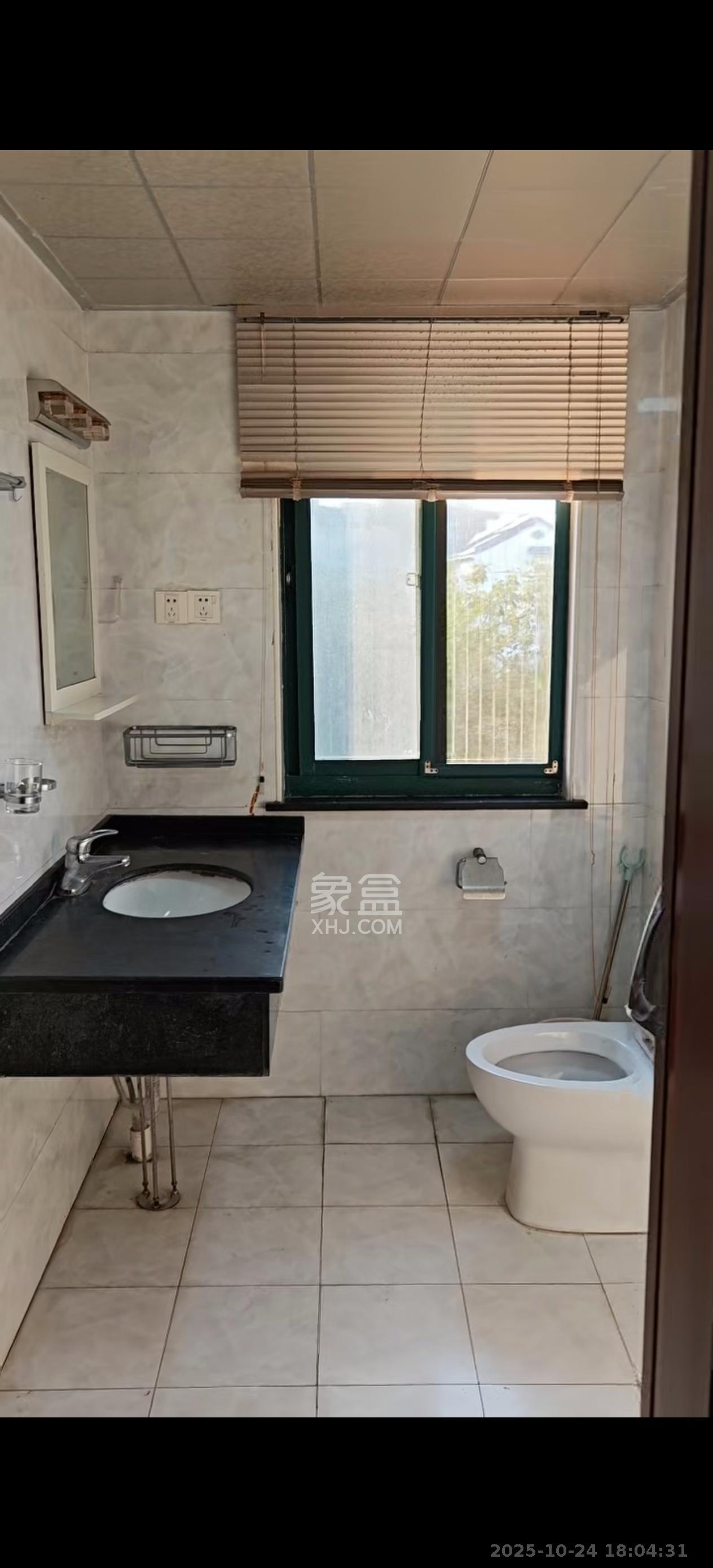 共和世家  1室1厅1卫    1300.0元/月 共和世家  1室1厅1卫    1300.0元/月室内图