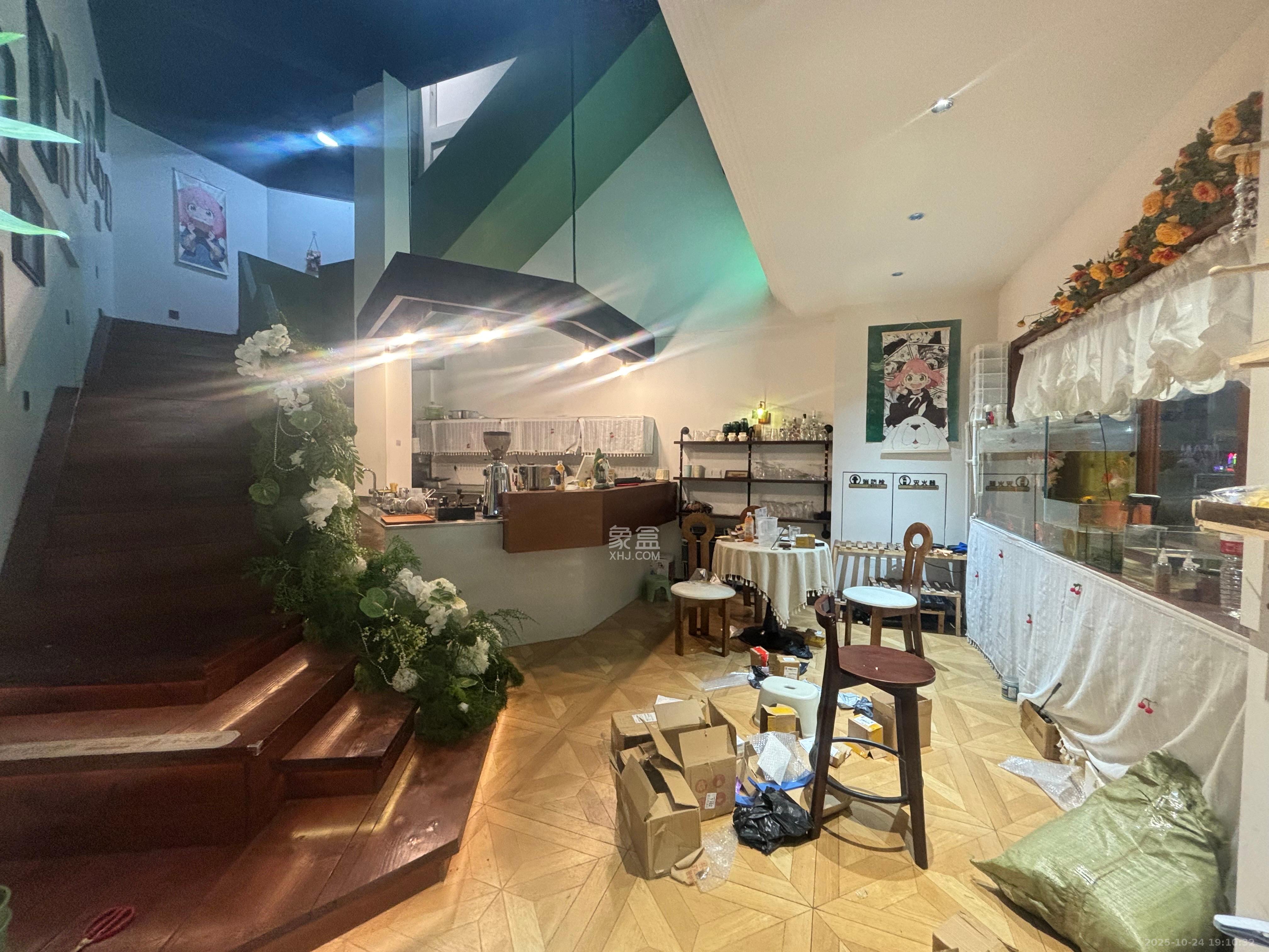 保利香槟国际C区   120.0㎡      6000.0元/月室内图