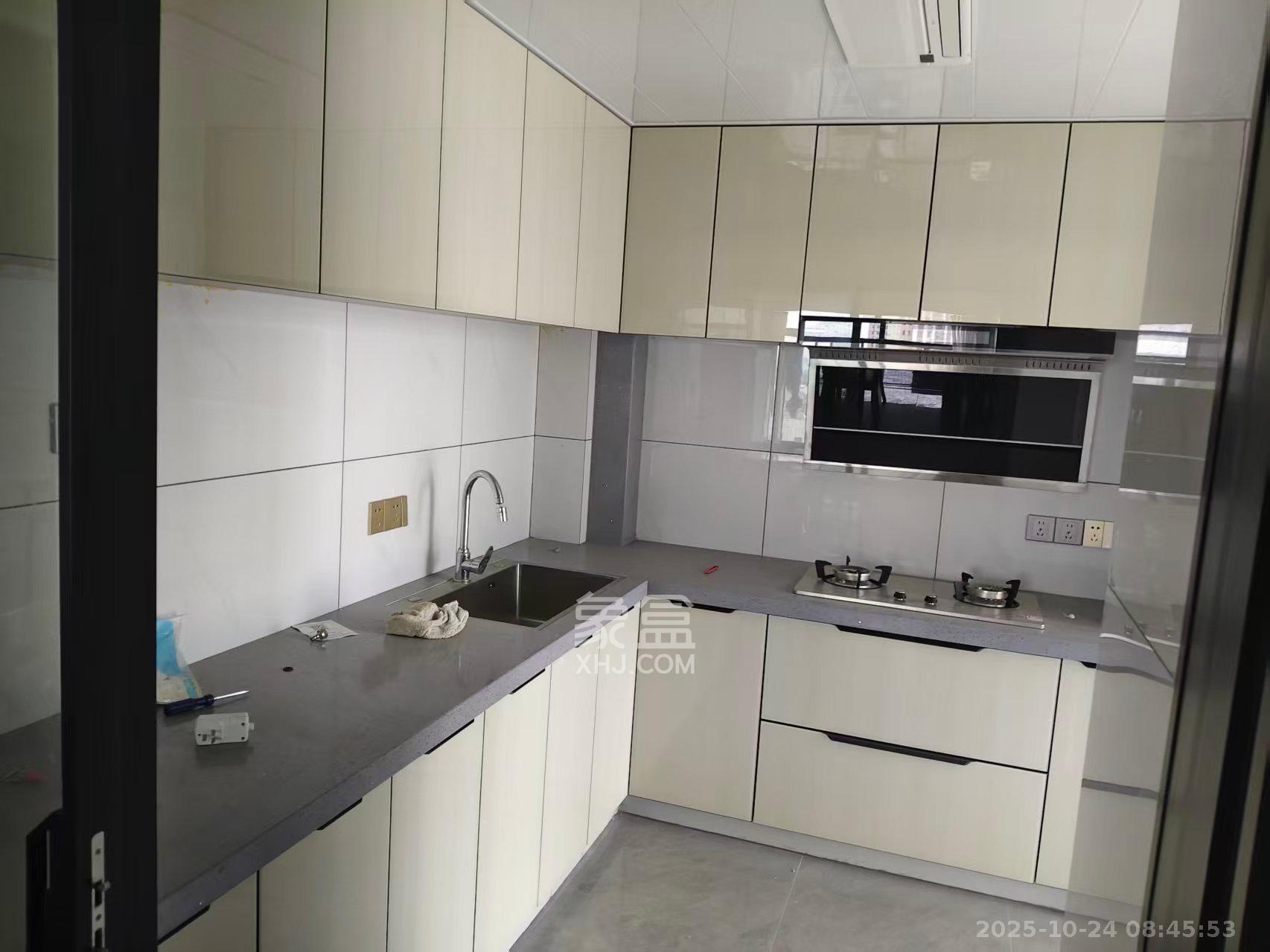 新城朗隽大都会  3室2厅2卫    2300.0元/月 新城朗隽大都会  3室2厅2卫    2300.0元/月室内图