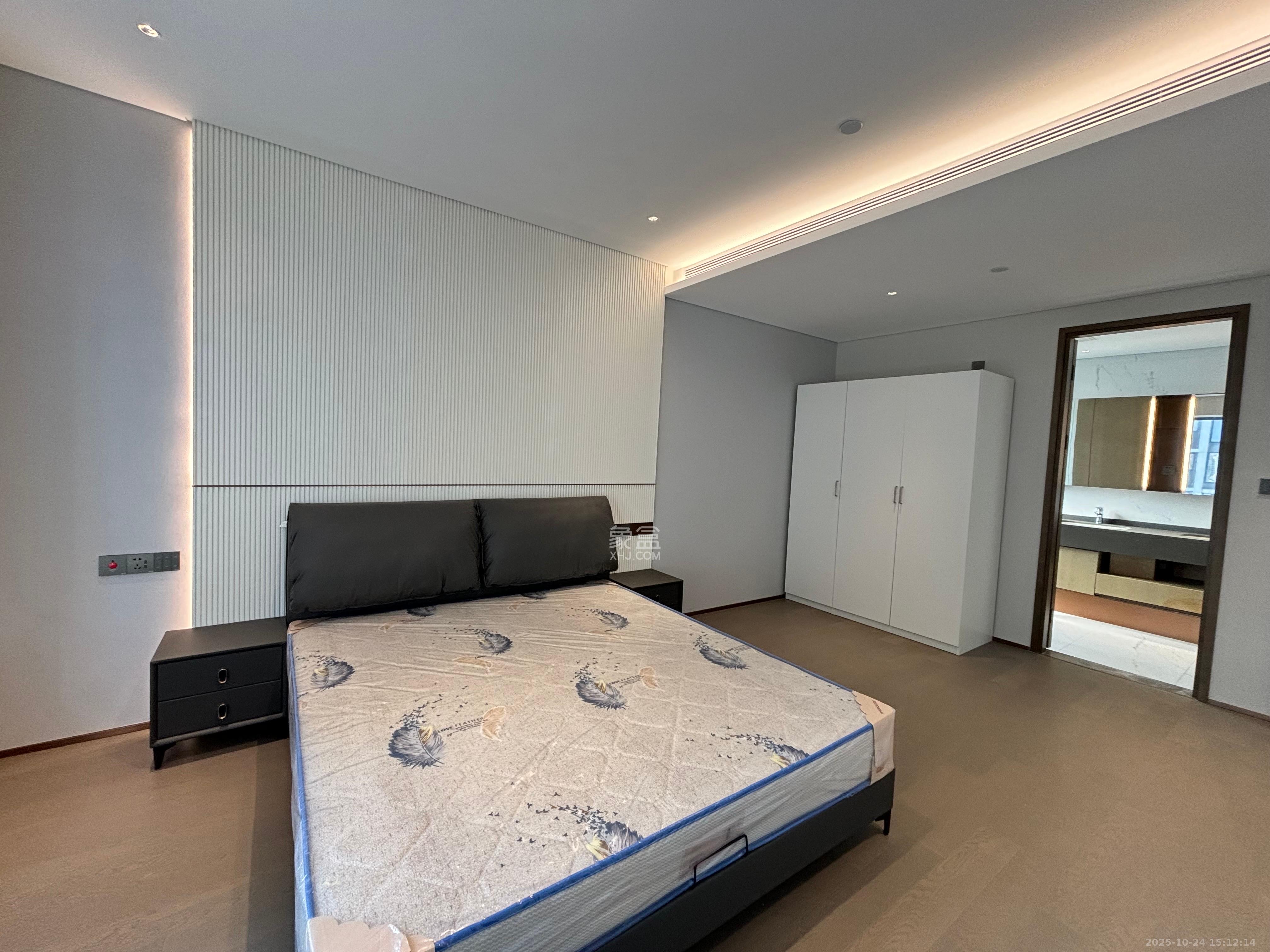 长沙悦府（华润万象城）  3室2厅3卫    10000.0元/月室内图