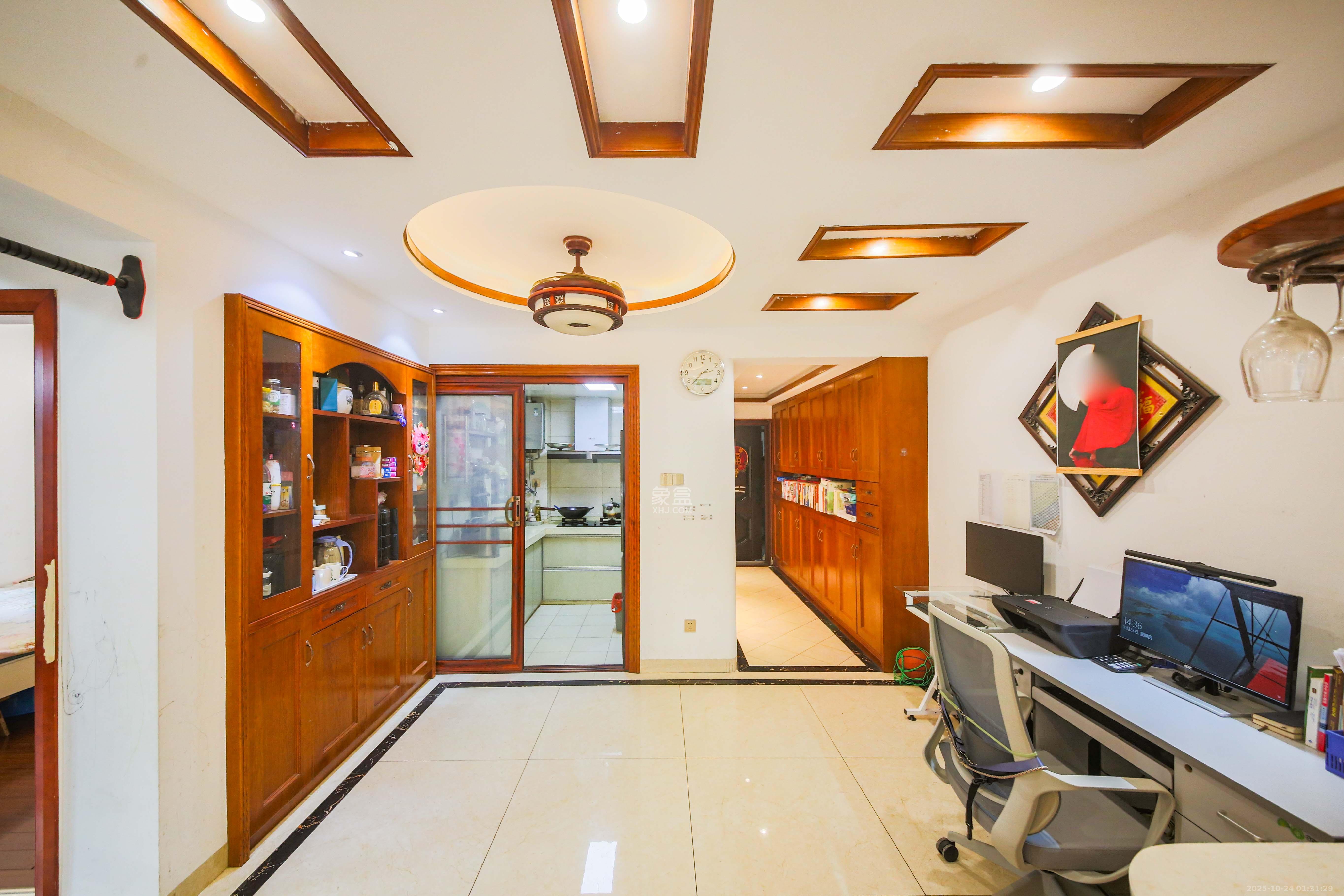 龙骧佳苑 3室2厅1卫 95.0万 龙骧佳苑 3室2厅1卫 95.0万客厅