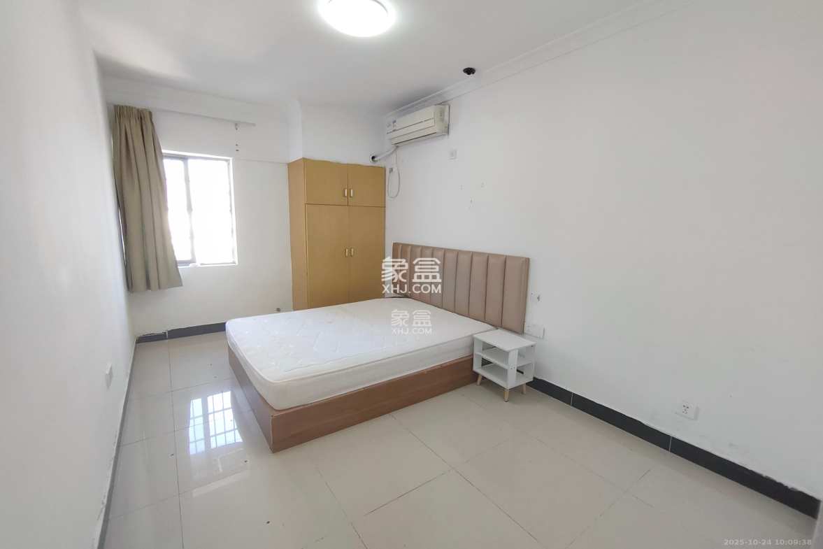 西罗亚大厦  1室1厅1卫    1700.0元/月 西罗亚大厦  1室1厅1卫    1700.0元/月室内图