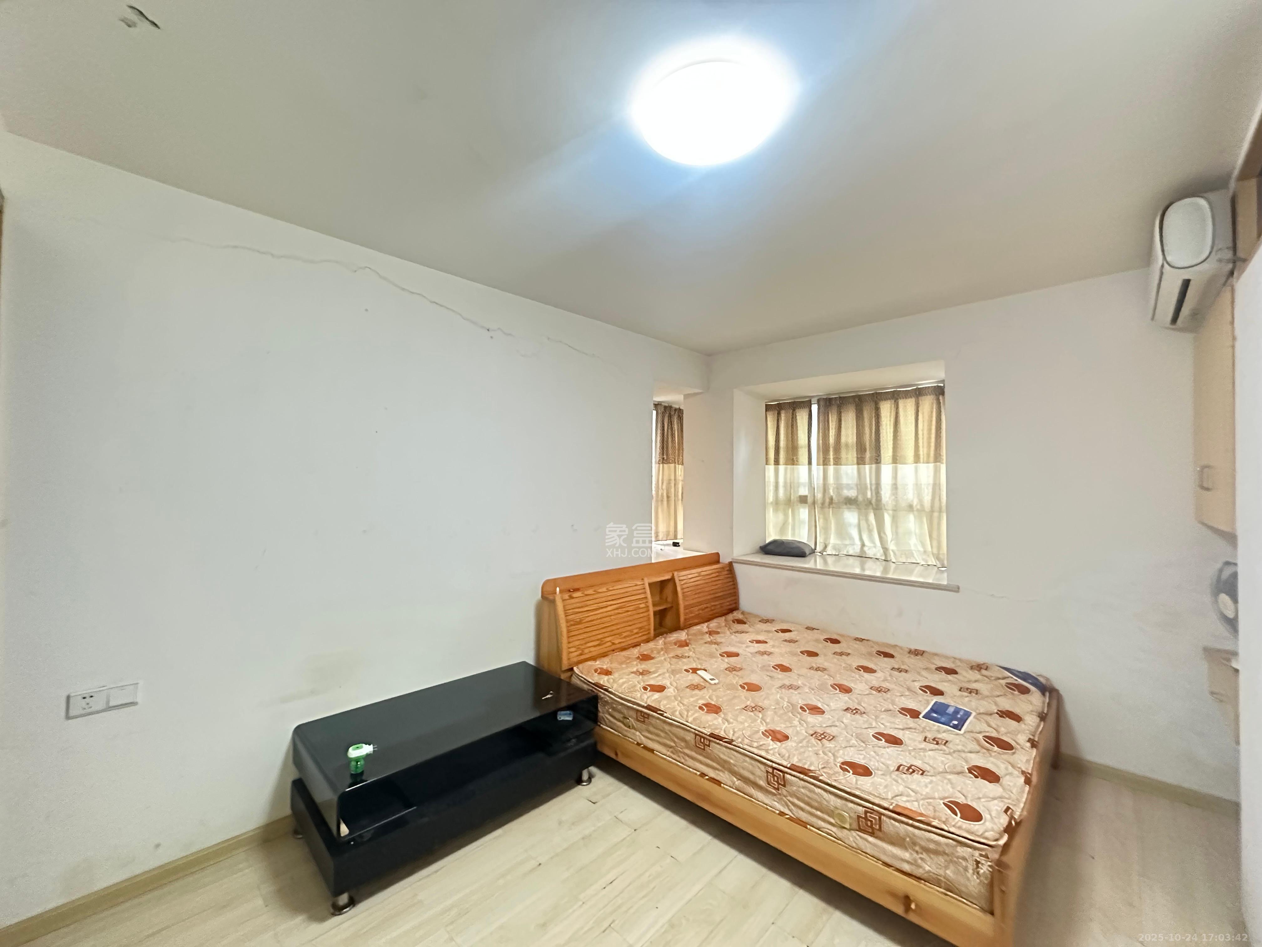 润芳园 3室1厅1卫 1900.0元/月 润芳园 3室1厅1卫 1900.0元/月室内图