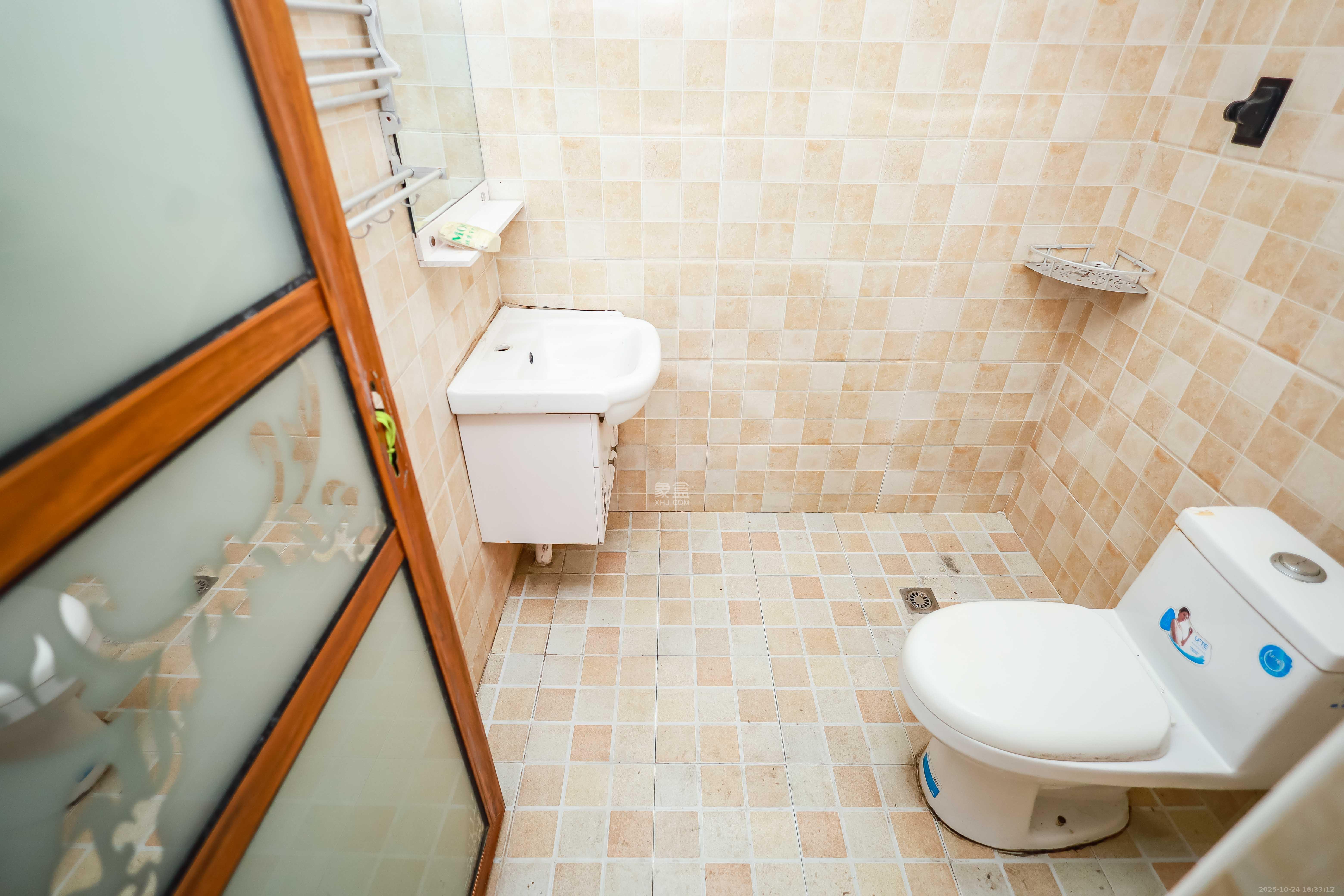 潇湘奥林匹克花园 4室2厅2卫 120.0万 潇湘奥林匹克花园 4室2厅2卫 120.0万卫生间