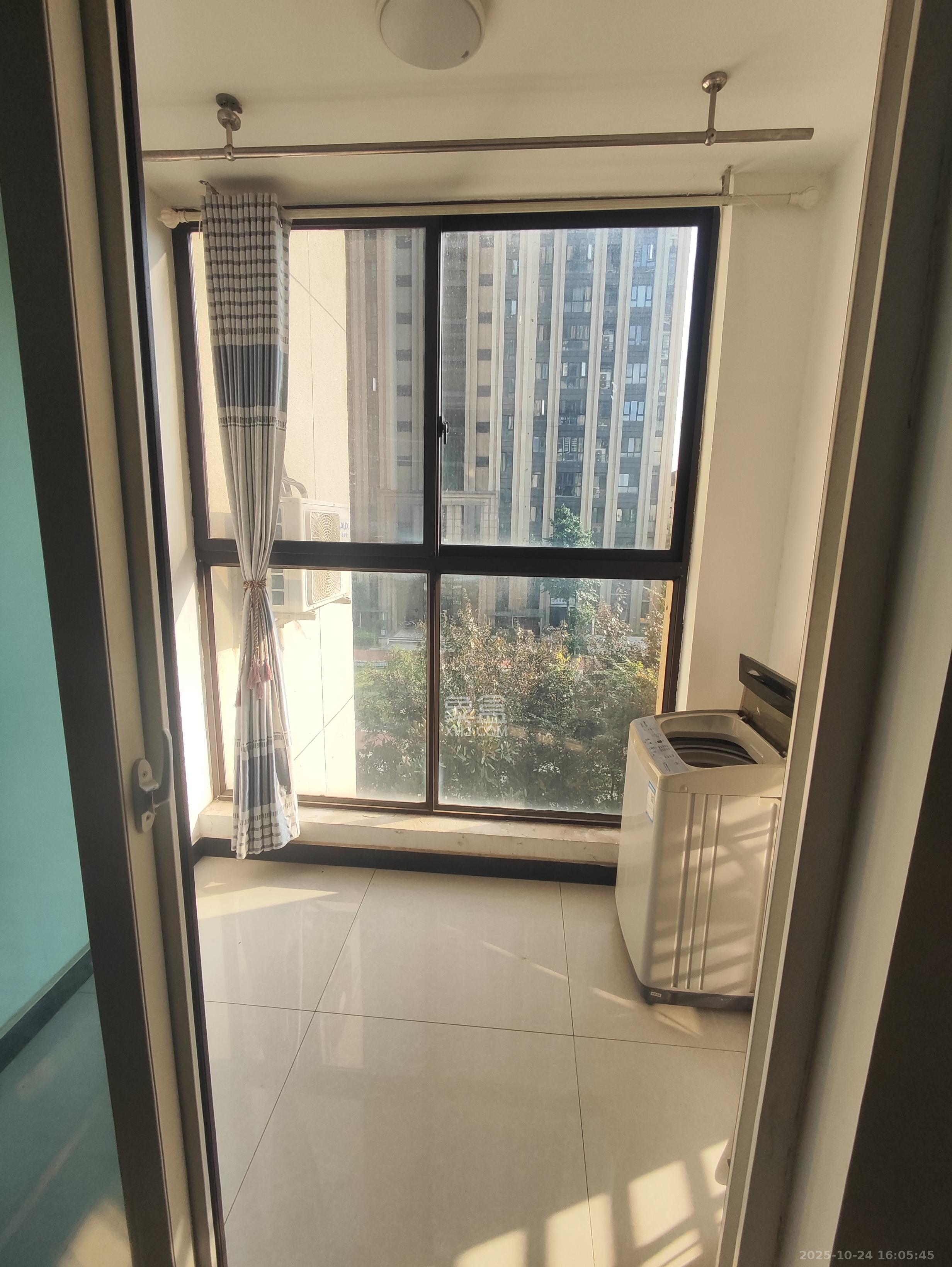 绿地之窗  1室2厅1卫    1890.0元/月 绿地之窗  1室2厅1卫    1890.0元/月室内图