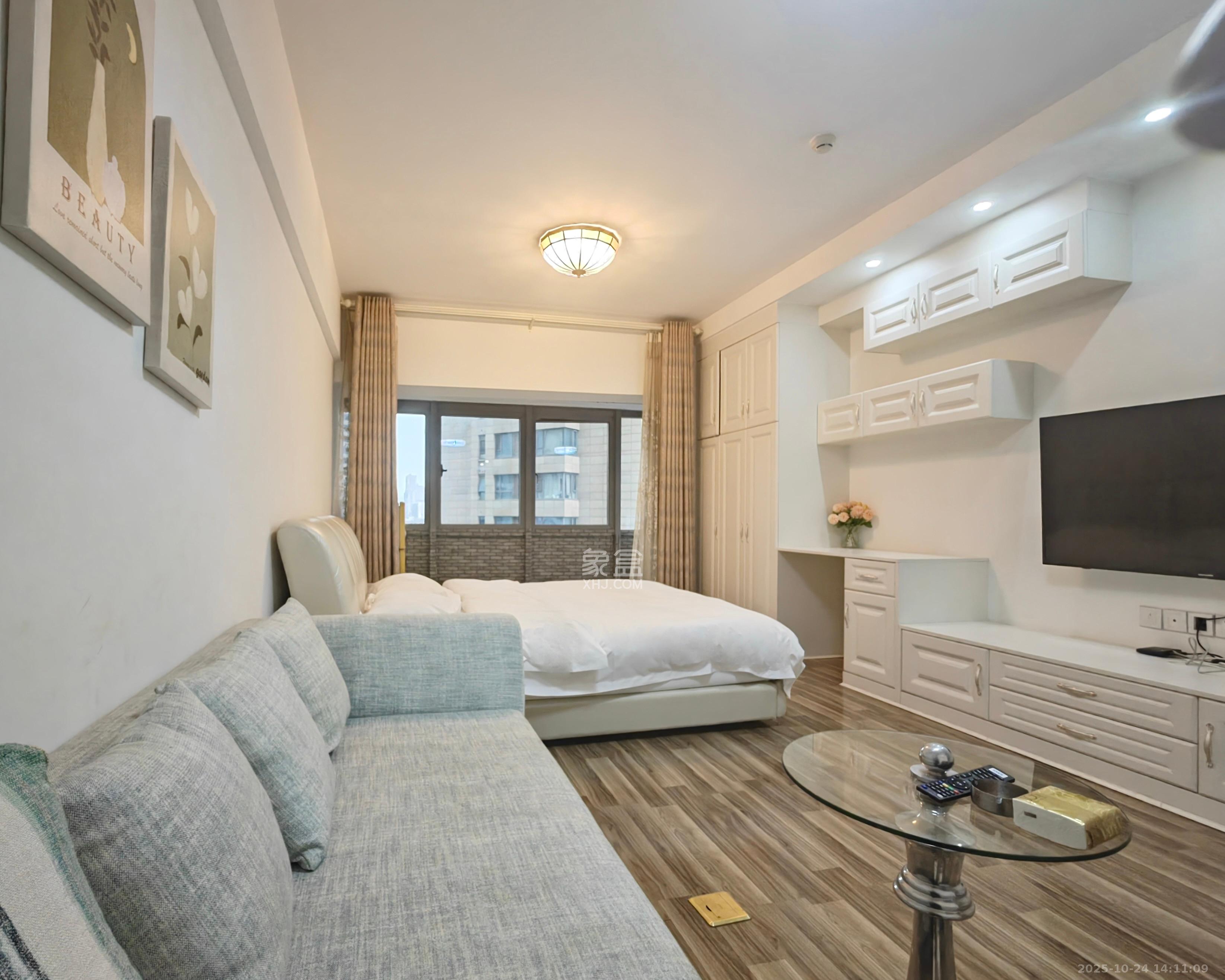 保利国际广场  1室1厅1卫    2000.0元/月