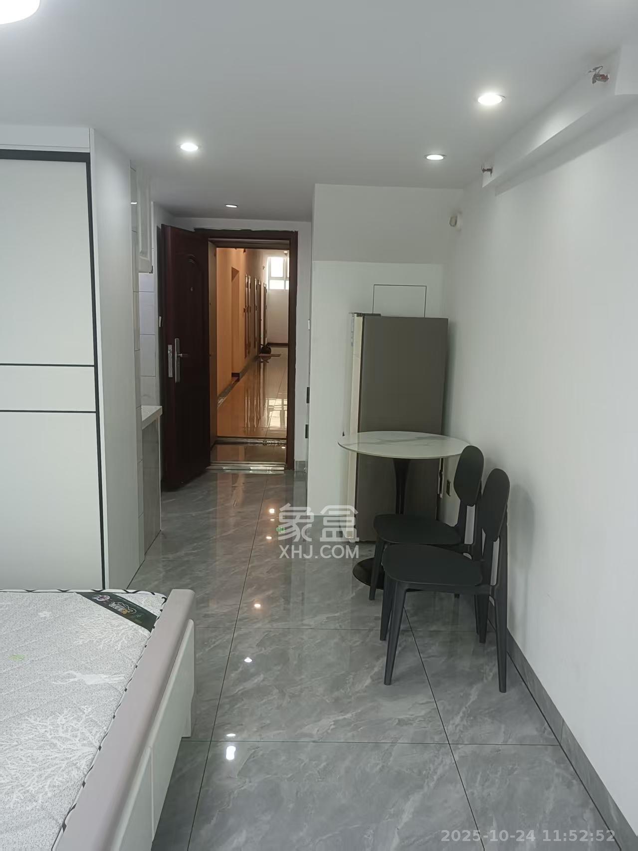 金地中交麓谷香颂(金地中交雅苑)  1室1厅1卫    1400.0元/月 金地中交麓谷香颂(金地中交雅苑)  1室1厅1卫    1400.0元/月室内图