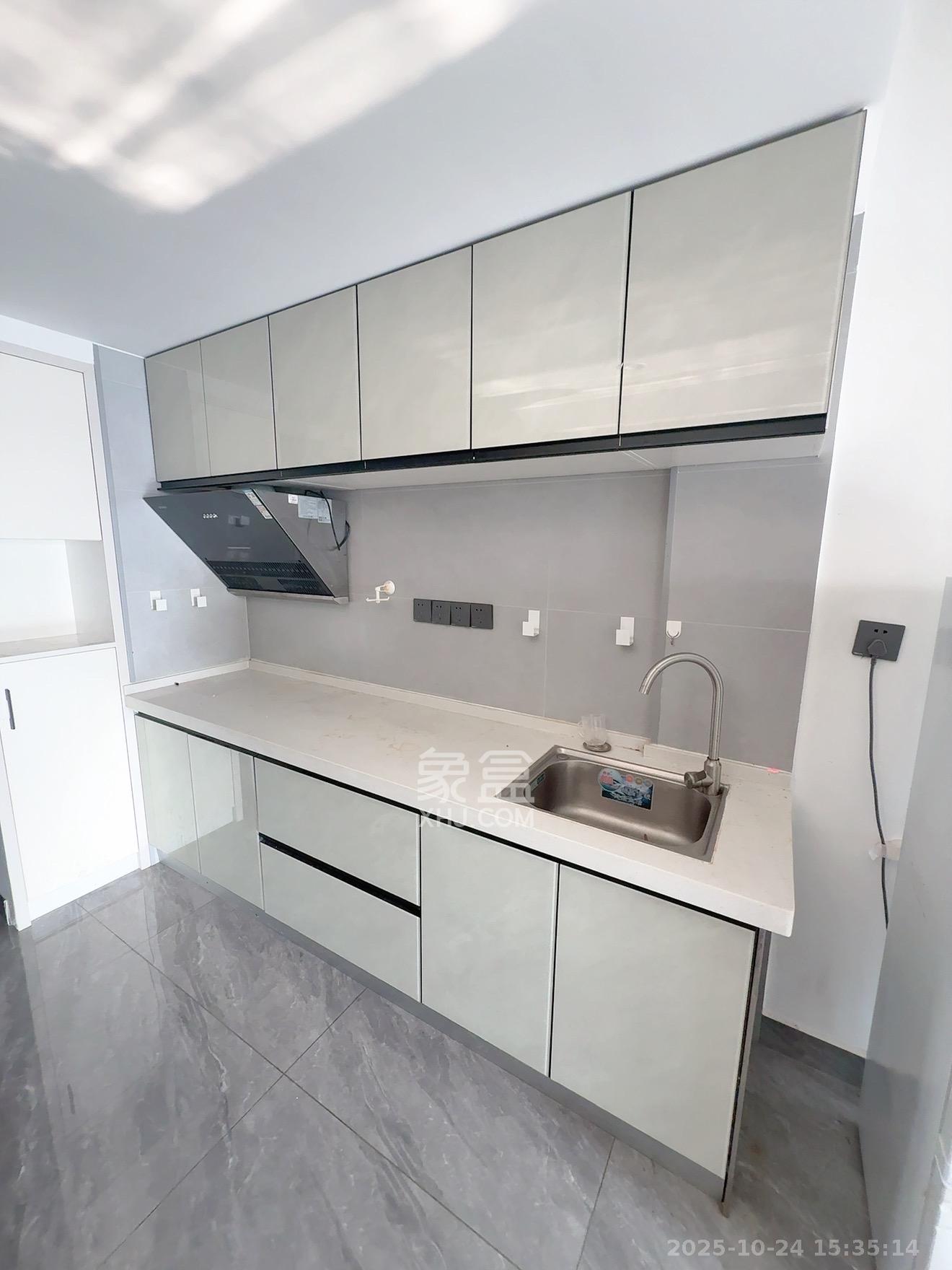 振业城三期 2室2厅1卫 2100.0元/月 振业城三期 2室2厅1卫 2100.0元/月室内图