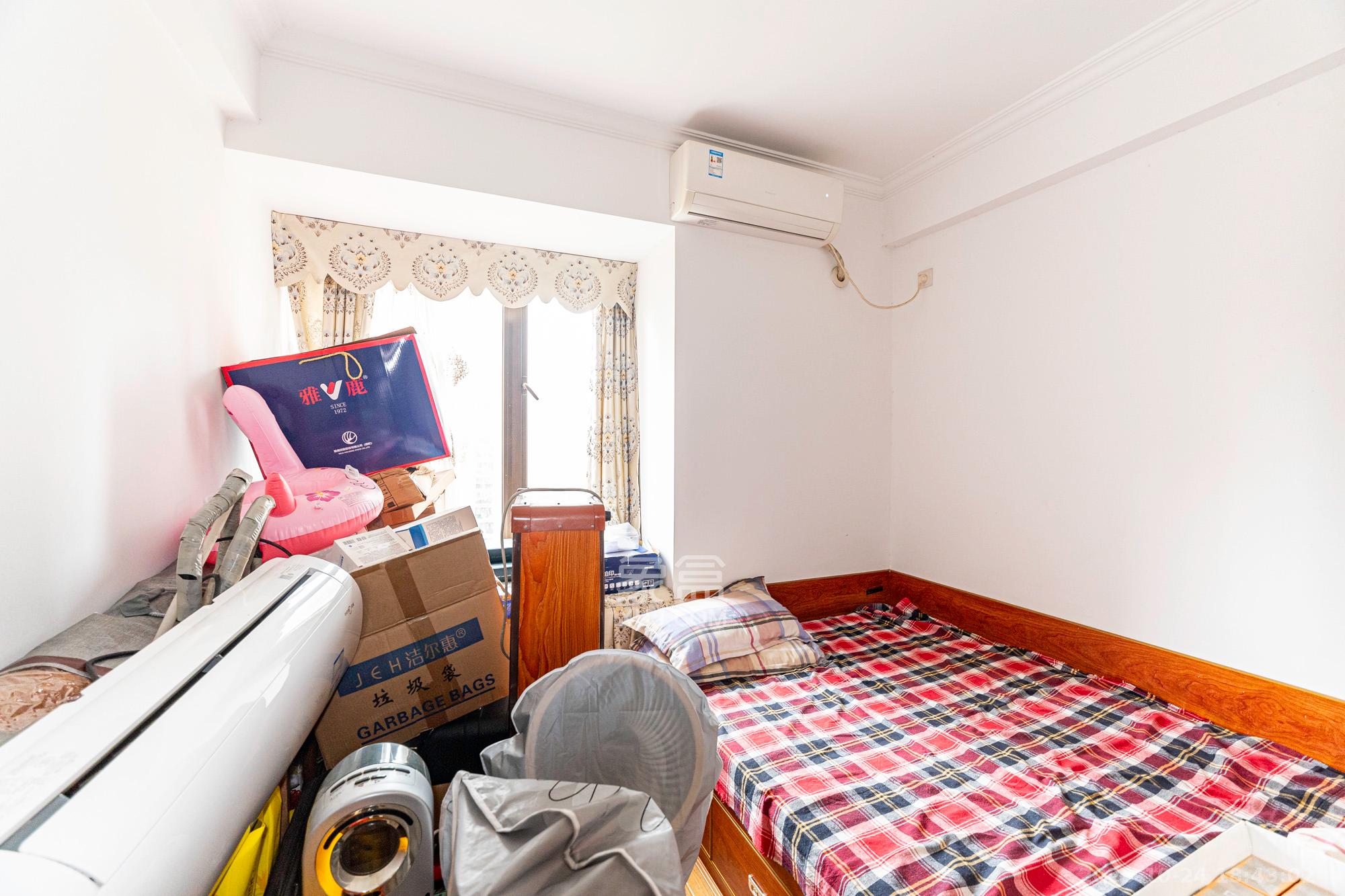 华润凤凰城三期  3室2厅1卫    105.0万 华润凤凰城三期  3室2厅1卫    105.0万卧室