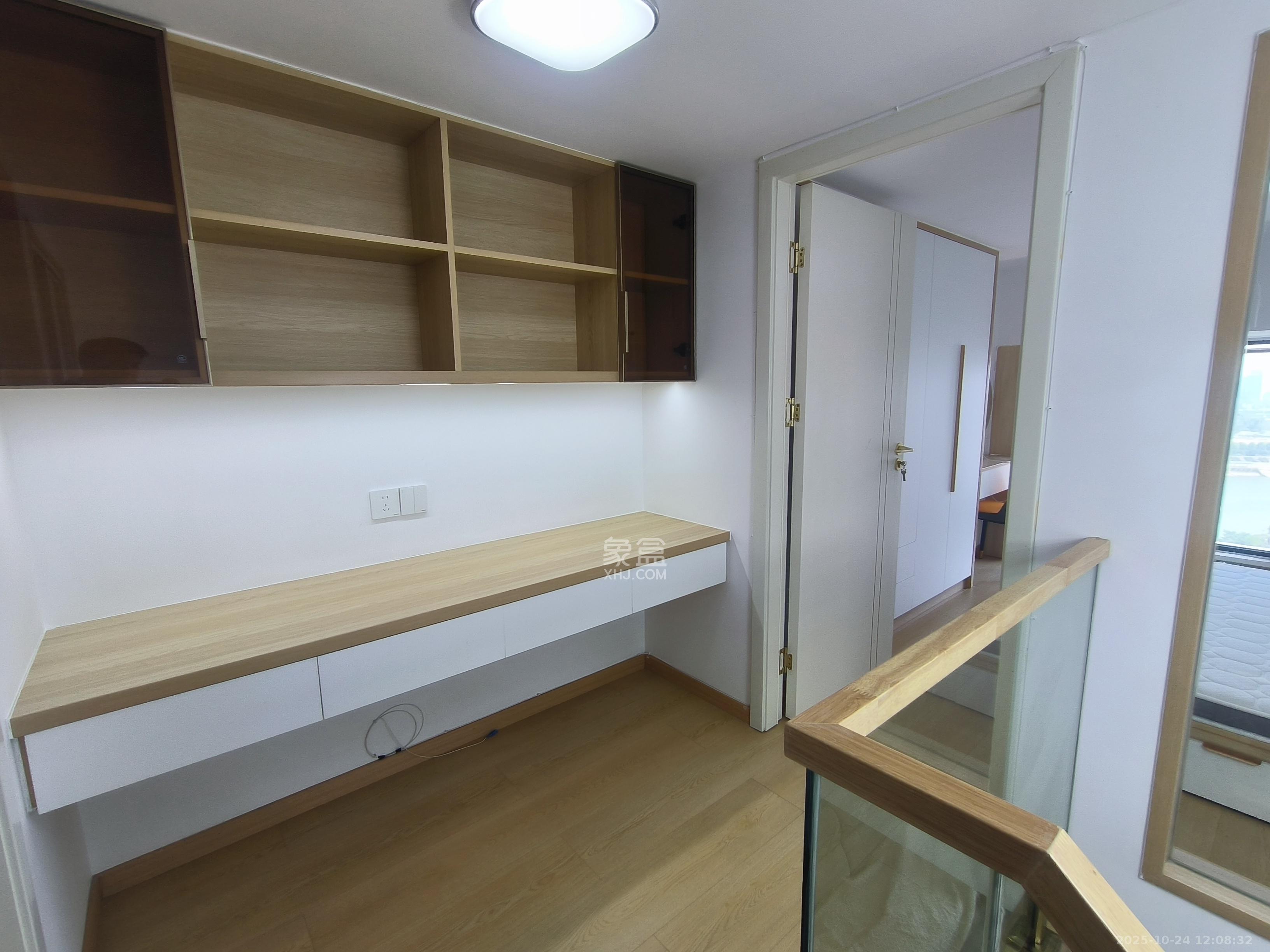 保利中环广场(保利中悦苑)  2室1厅1卫    2400.0元/月 保利中环广场(保利中悦苑)  2室1厅1卫    2400.0元/月室内图