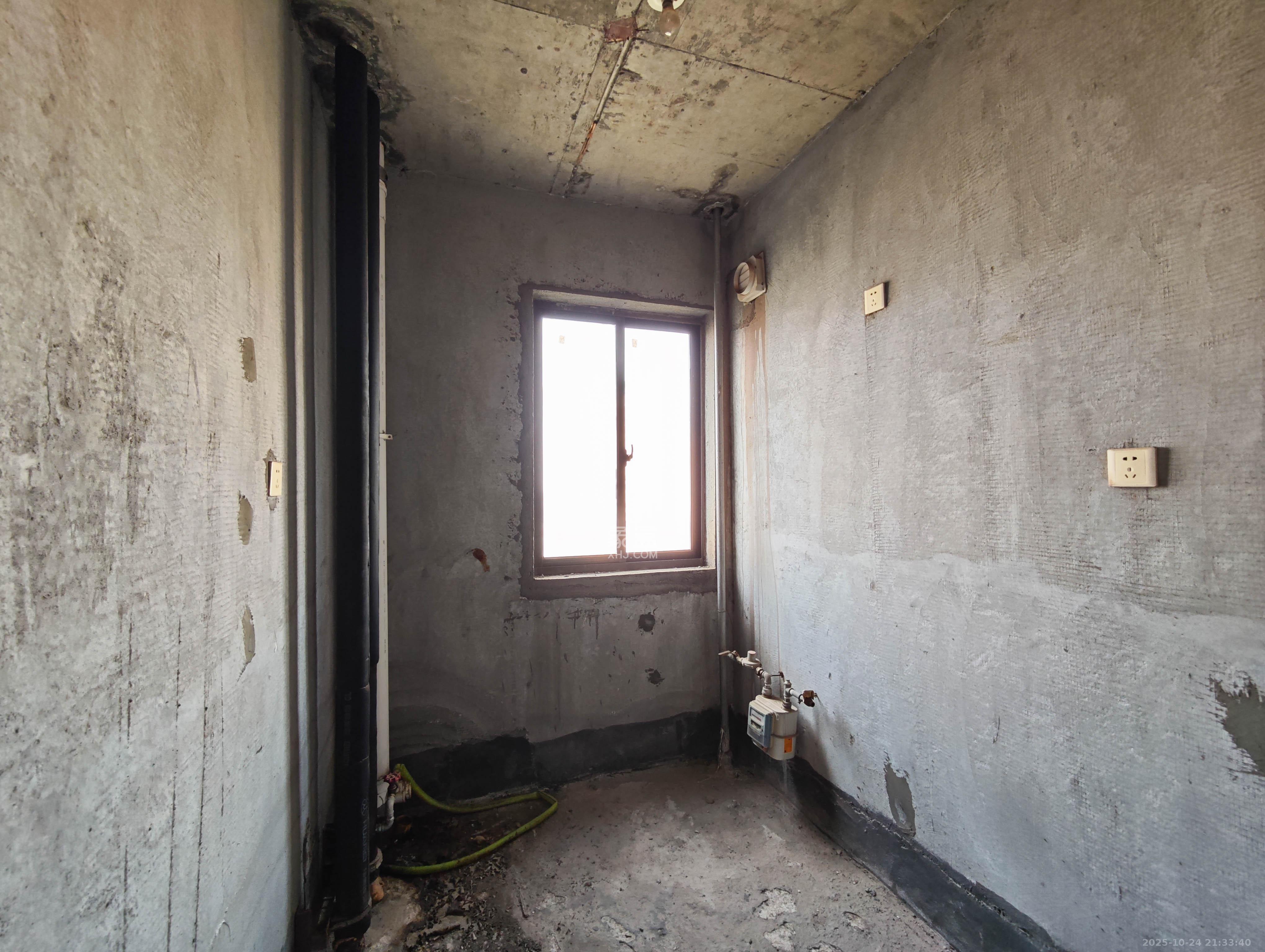 湘水郡(兴旺小爱同学)  4室2厅2卫    90.0万 湘水郡(兴旺小爱同学)  4室2厅2卫    90.0万其他