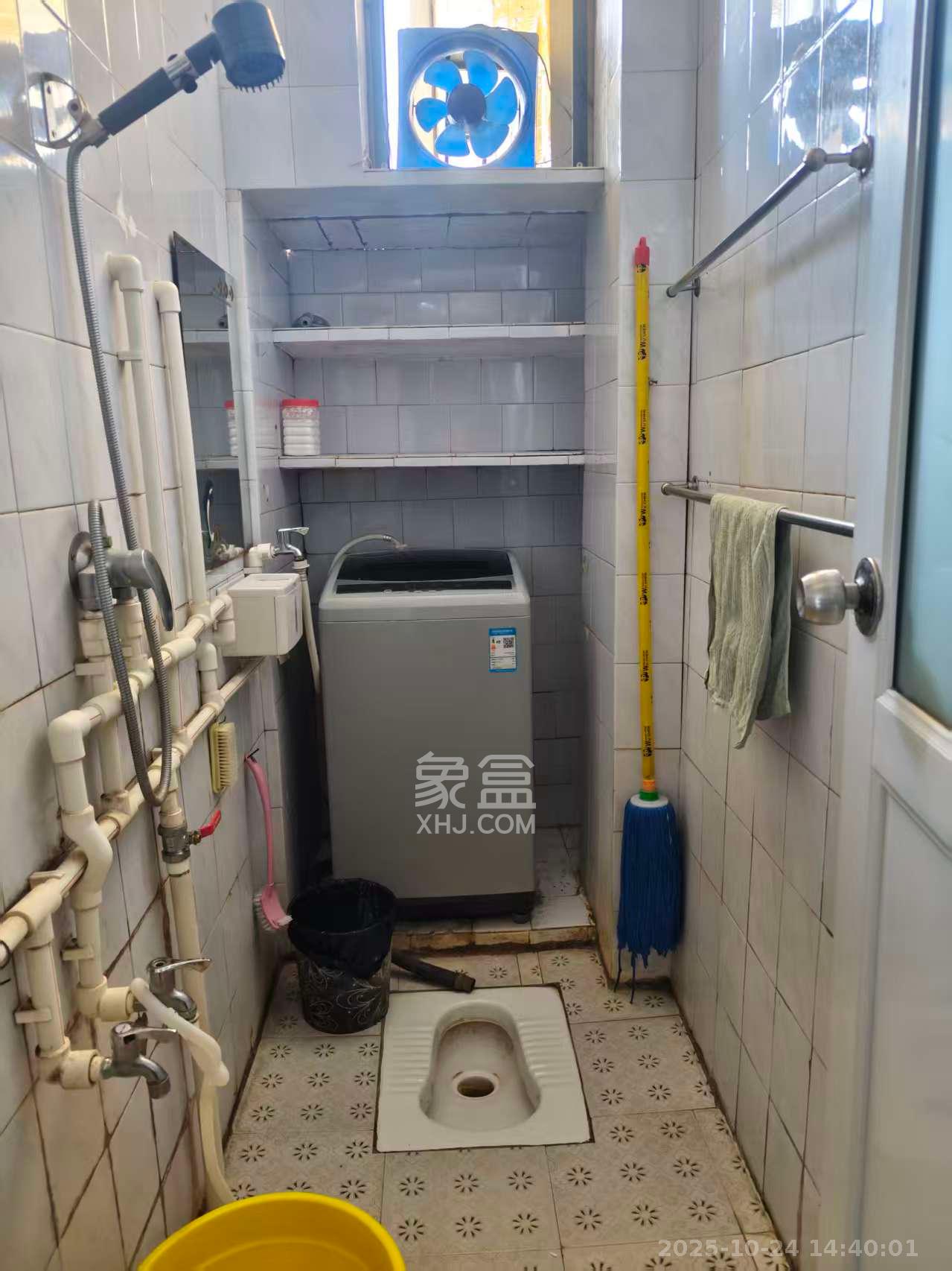 东瓜山三村(东电社区)  2室1厅1卫    1600.0元/月 东瓜山三村(东电社区)  2室1厅1卫    1600.0元/月室内图