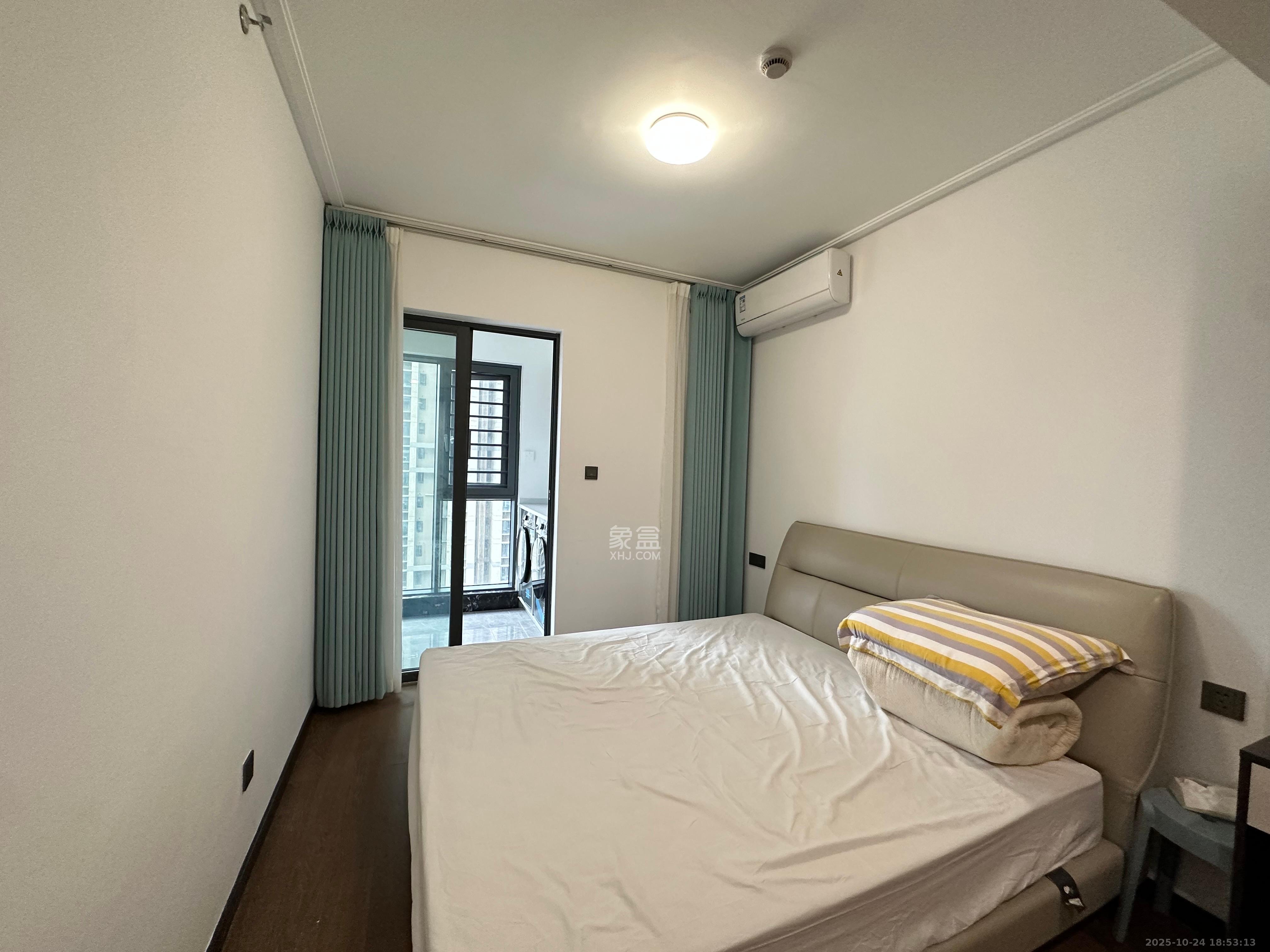 卓越中寰 4室2厅2卫 5500.0元/月 卓越中寰 4室2厅2卫 5500.0元/月室内图