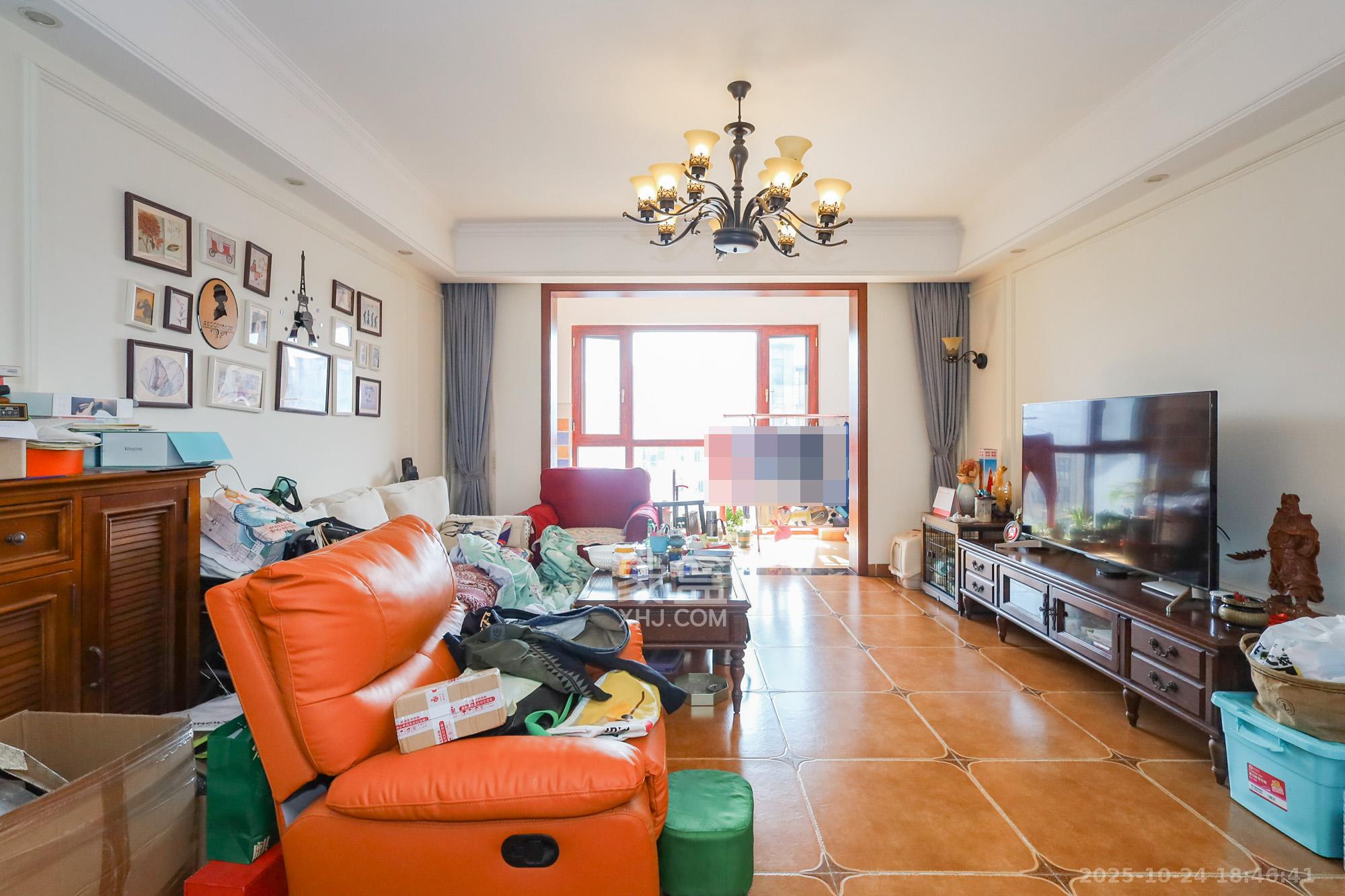 八方小区B区  4室2厅2卫    518.0万 八方小区B区  4室2厅2卫    518.0万