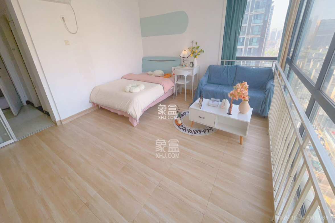 三万英尺  1室1厅1卫    2000.0元/月 三万英尺  1室1厅1卫    2000.0元/月室内图