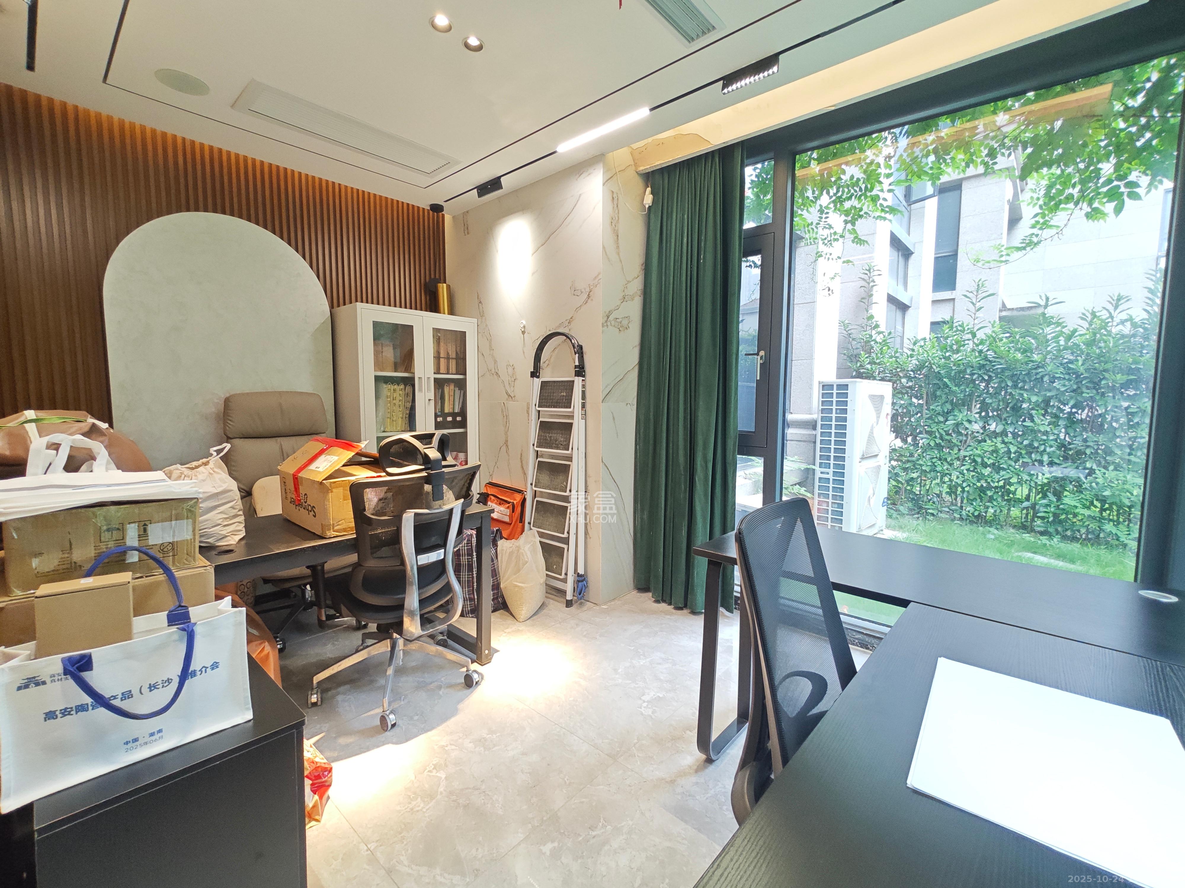 明昇壹城（明昇时代广场）一期  4室3厅1卫    8000.0元/月室内图