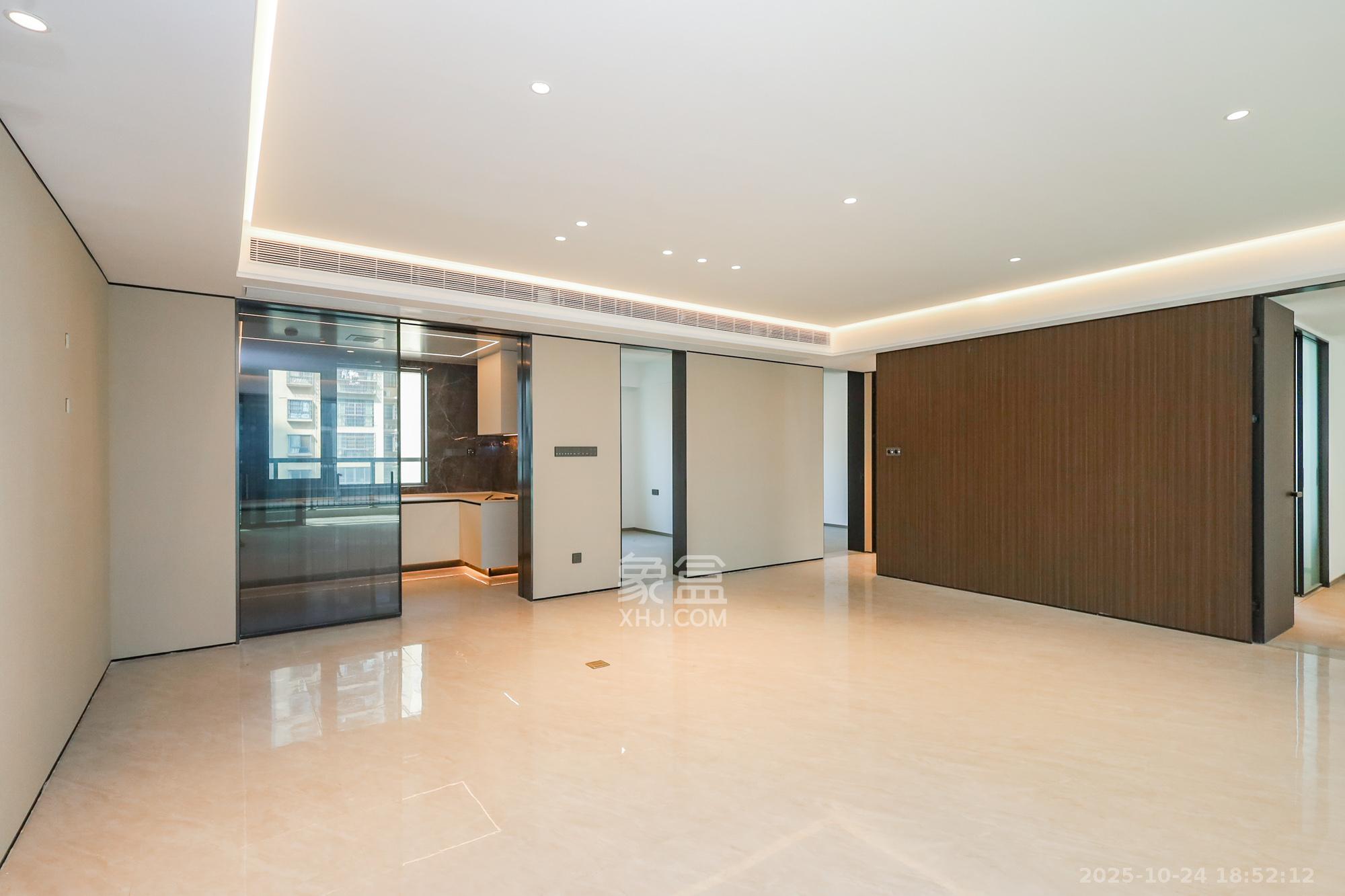 招商蛇口滨江境  3室2厅2卫    420.0万其他