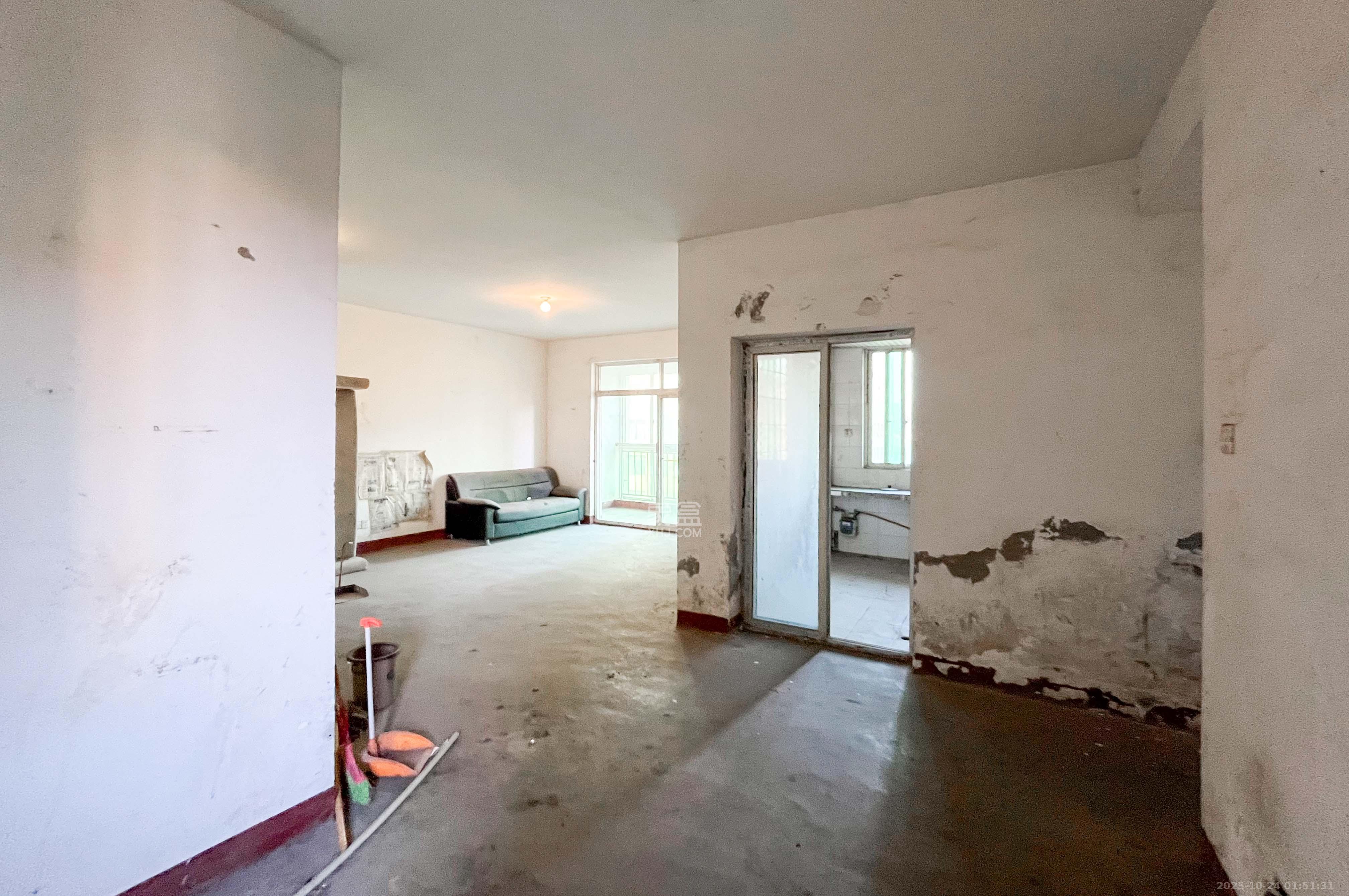 麓谷加州阳光  3室2厅2卫    85.0万 麓谷加州阳光  3室2厅2卫    85.0万其他